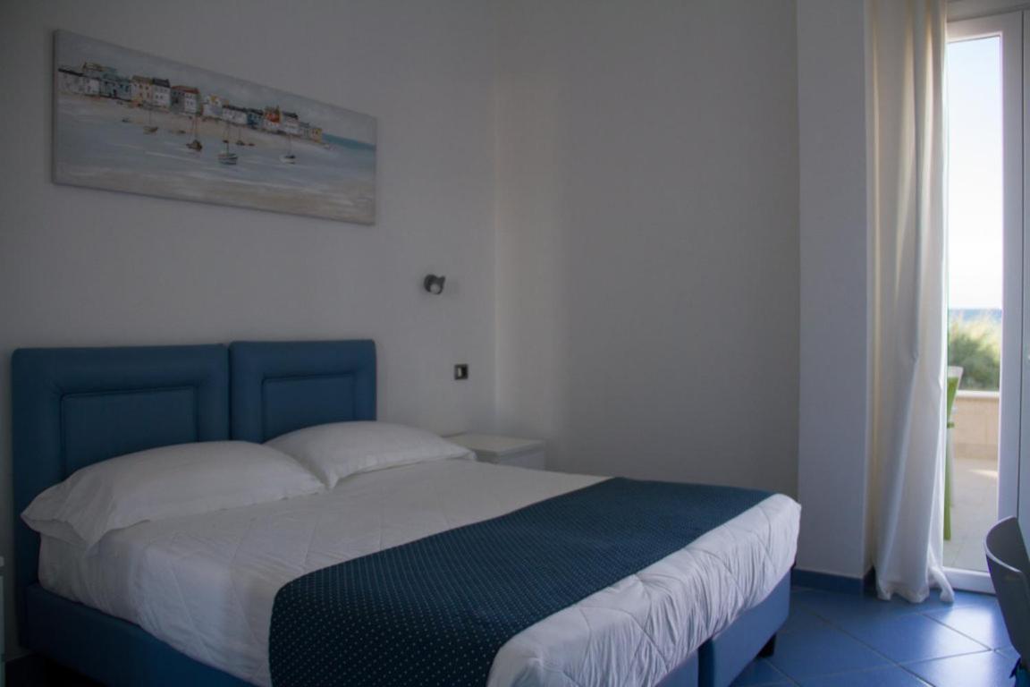 Double or Twin Room Sea View