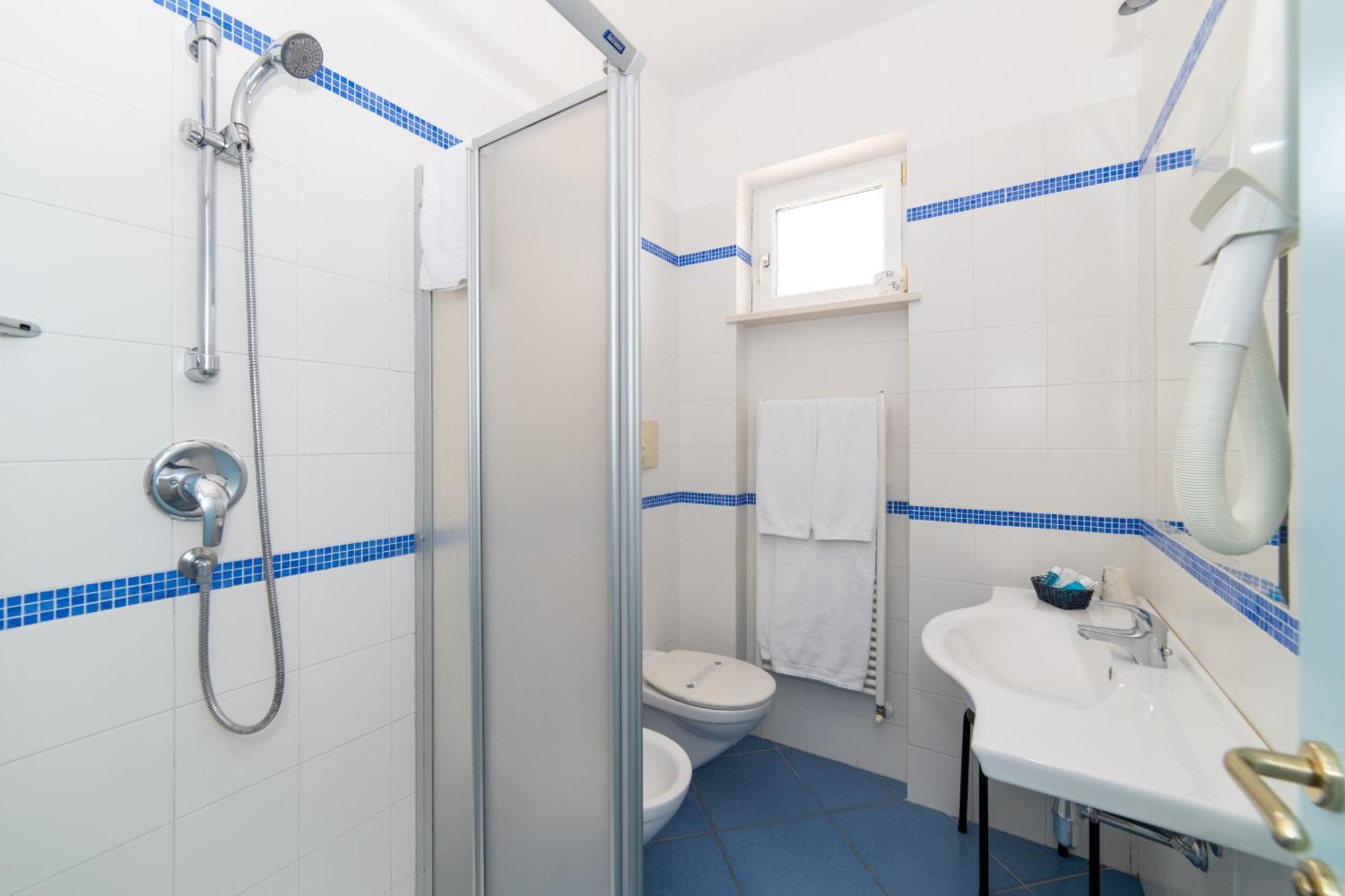 Double or Twin Room Sea View