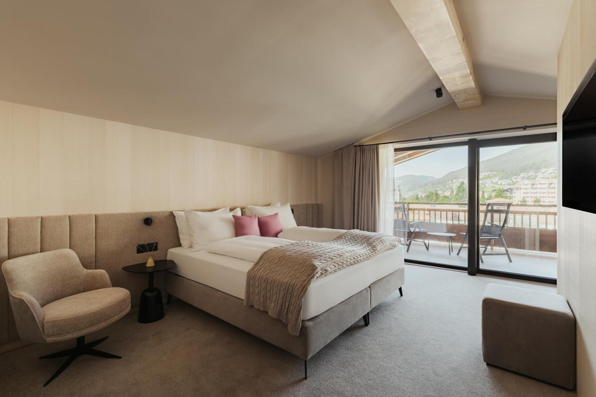 Superior King Suite,1699349570:JPEG
