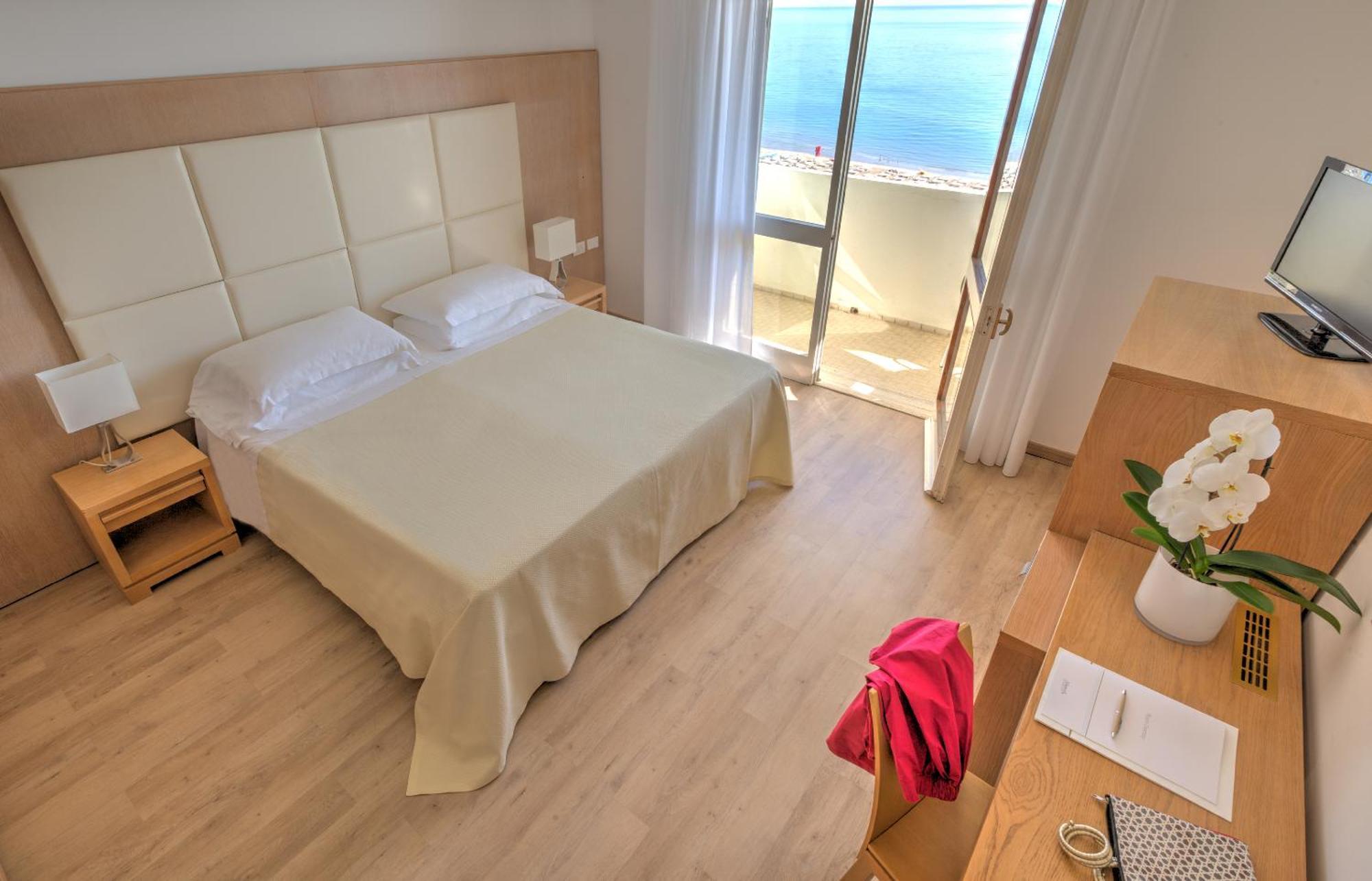 Double or Twin Room Balcony