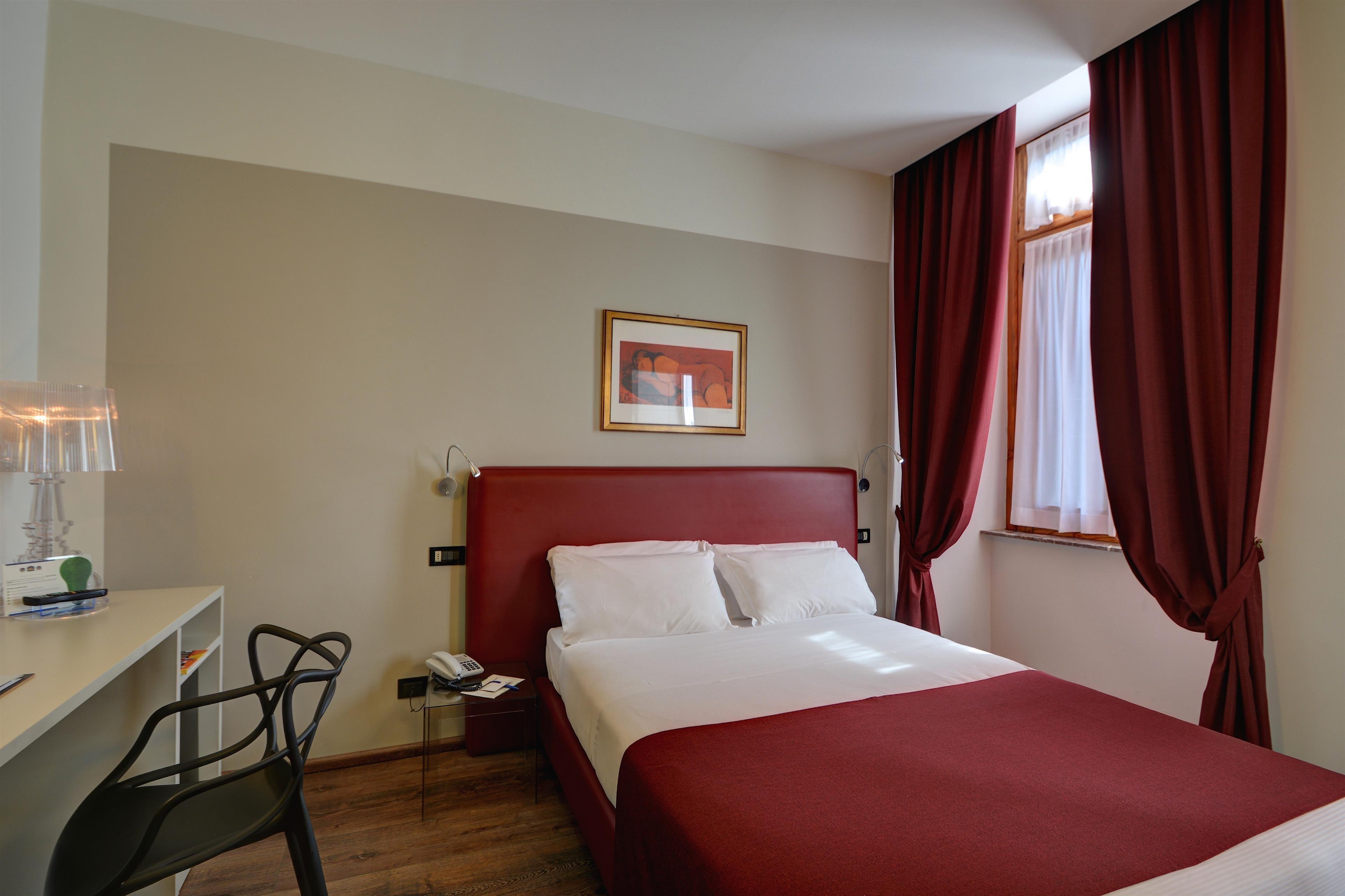 Standard Queen Room