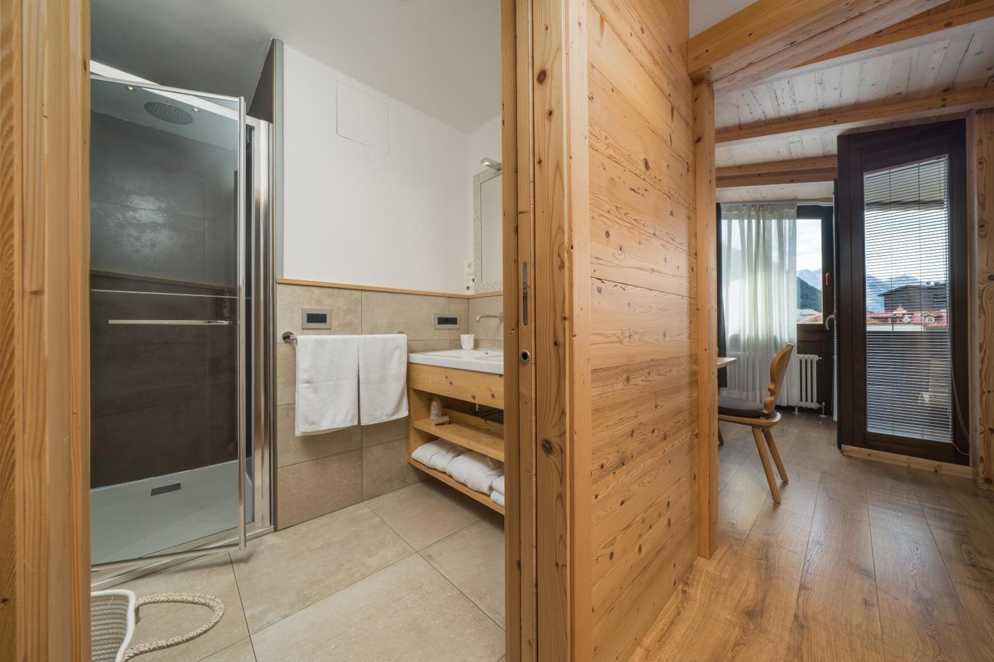 Chalet,1706824451:JPEG