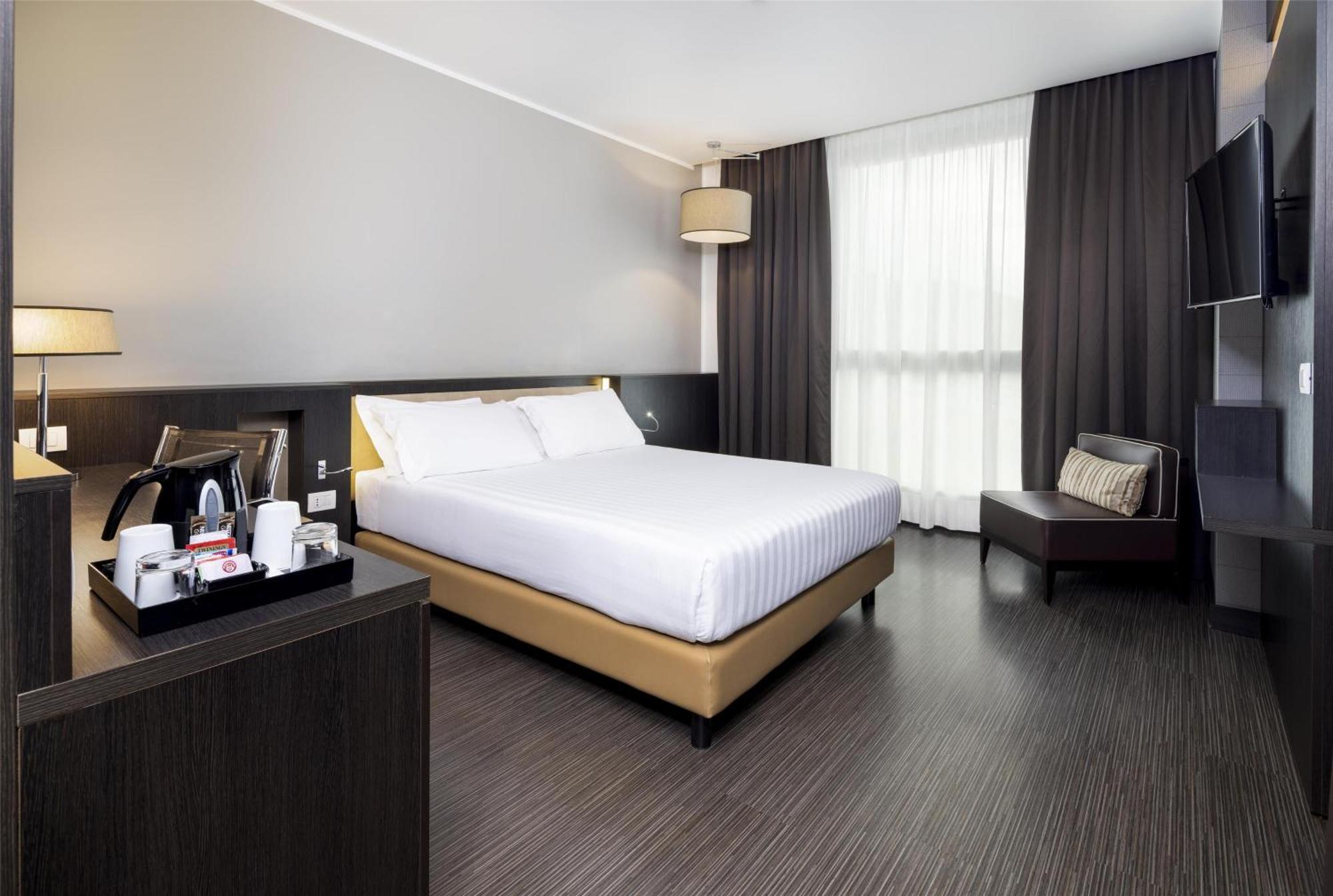 Standard Queen Room Queen Bed Non-Smoking
