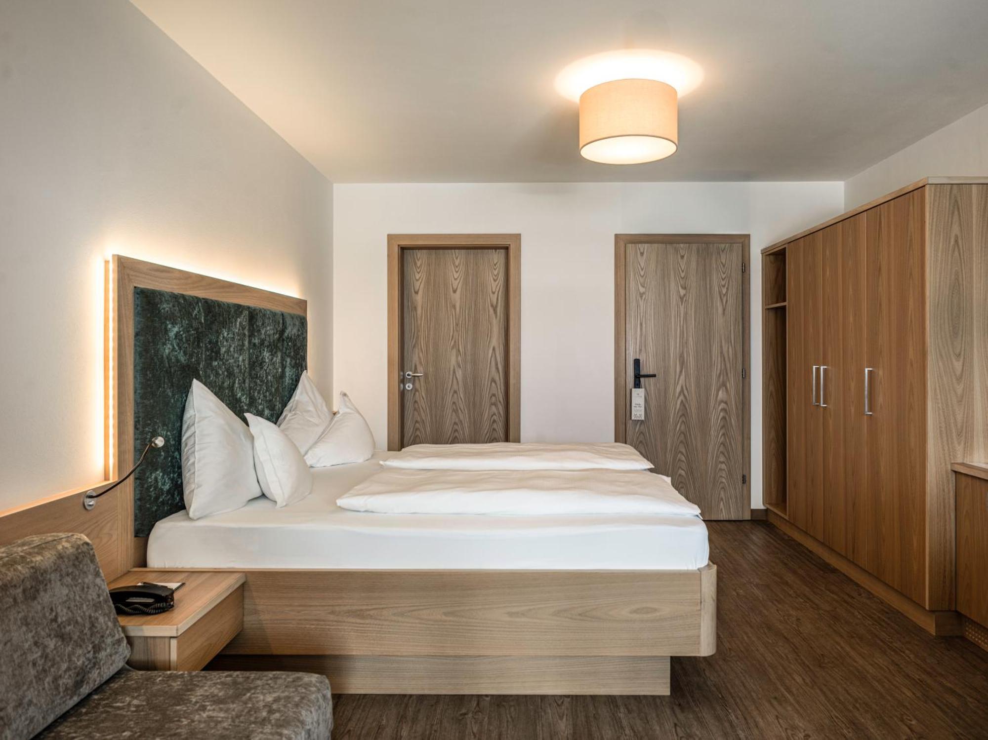 Double Comfort Room Balcony Mountain View