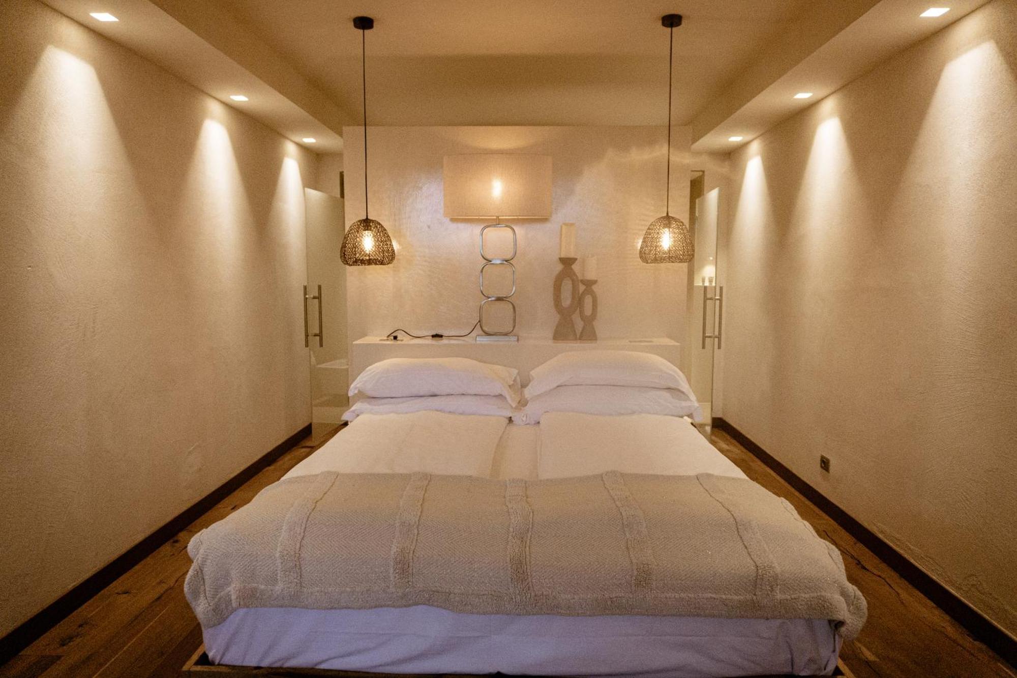 Deluxe Junior Suite,1710603539:JPEG