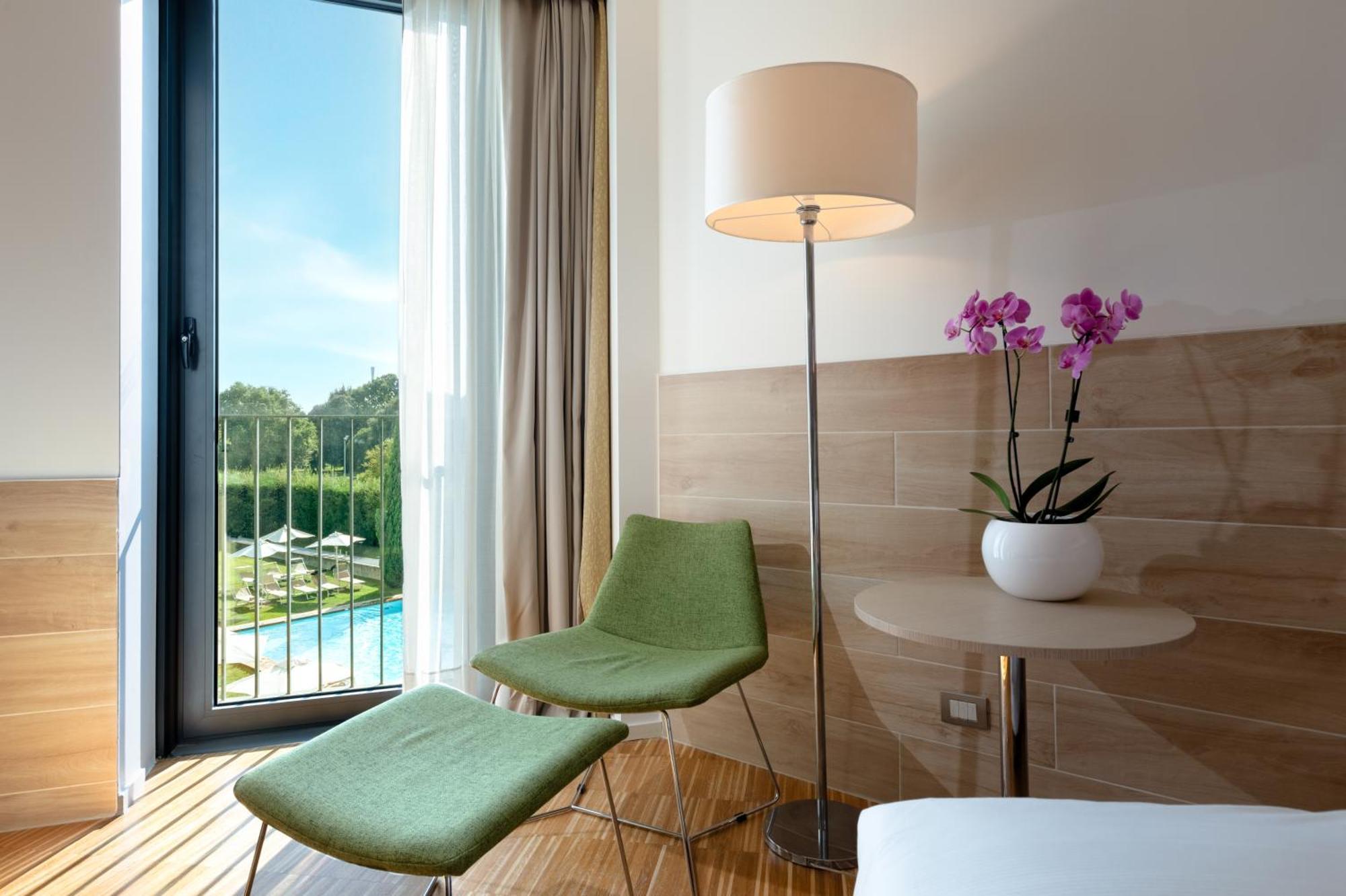 Superior Zimmer mit Kingsize-Bett und Balkon
