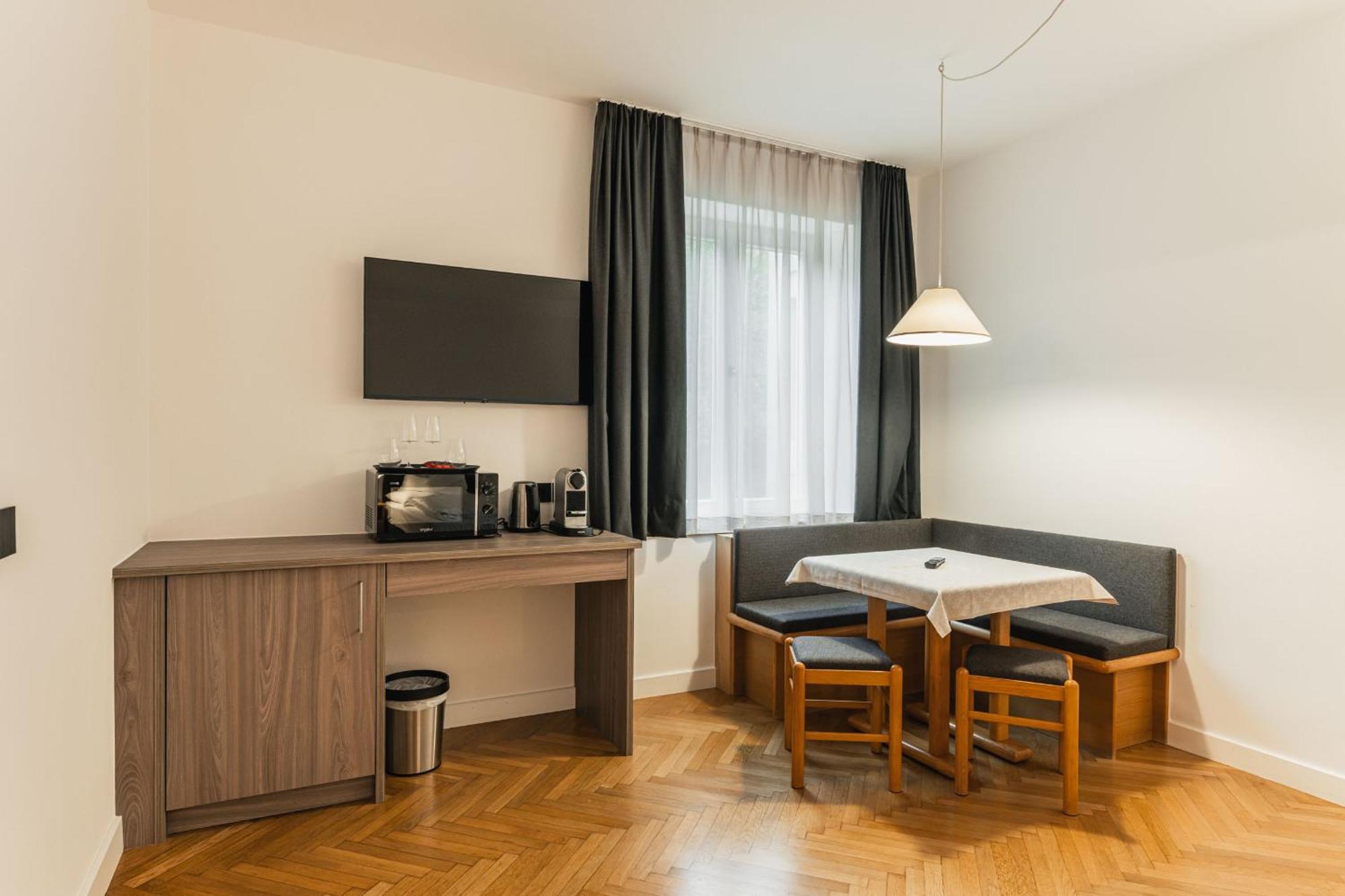 Deluxe Double or Twin Room Garden View