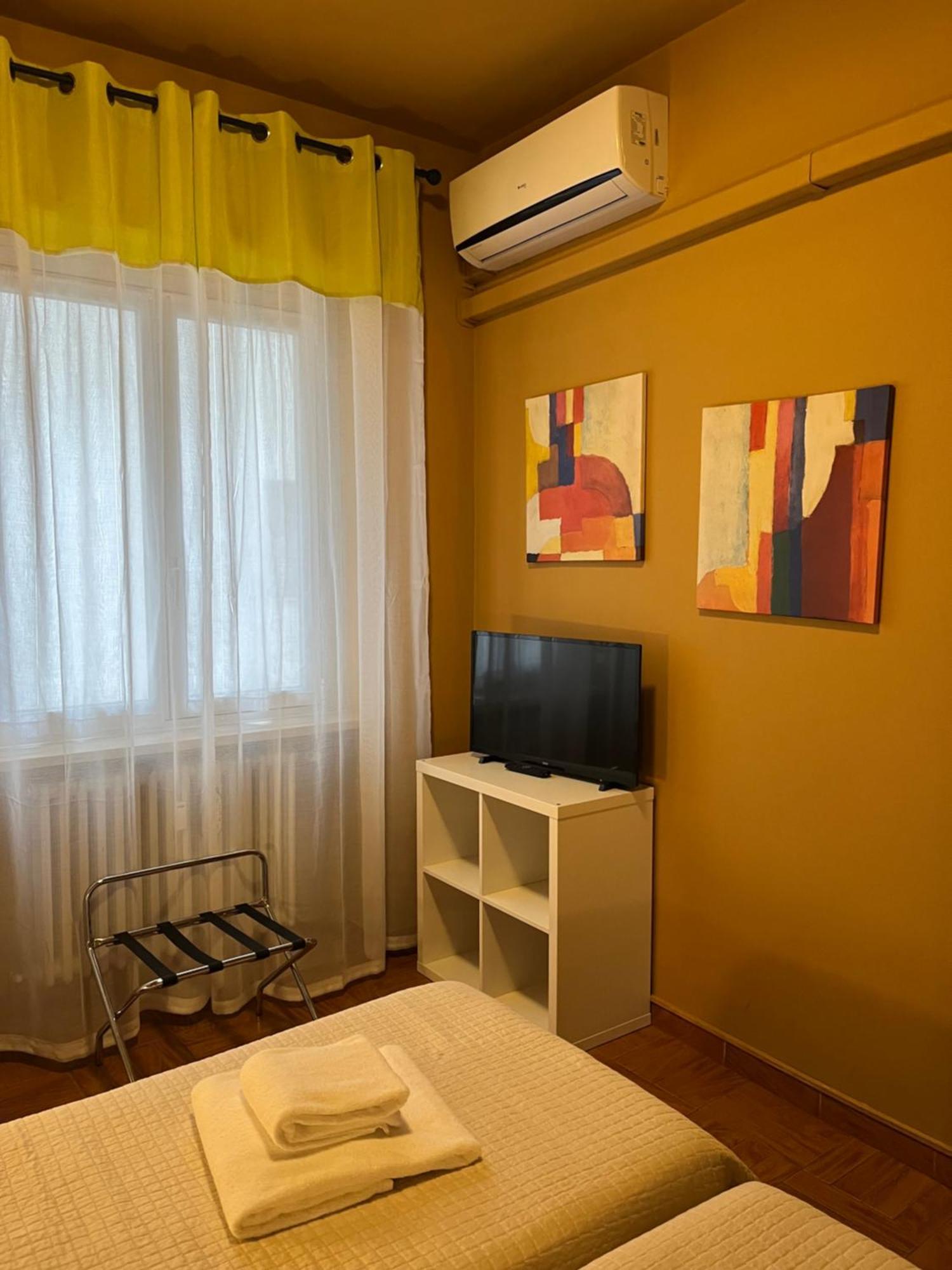 Twin Room Private Bathroom