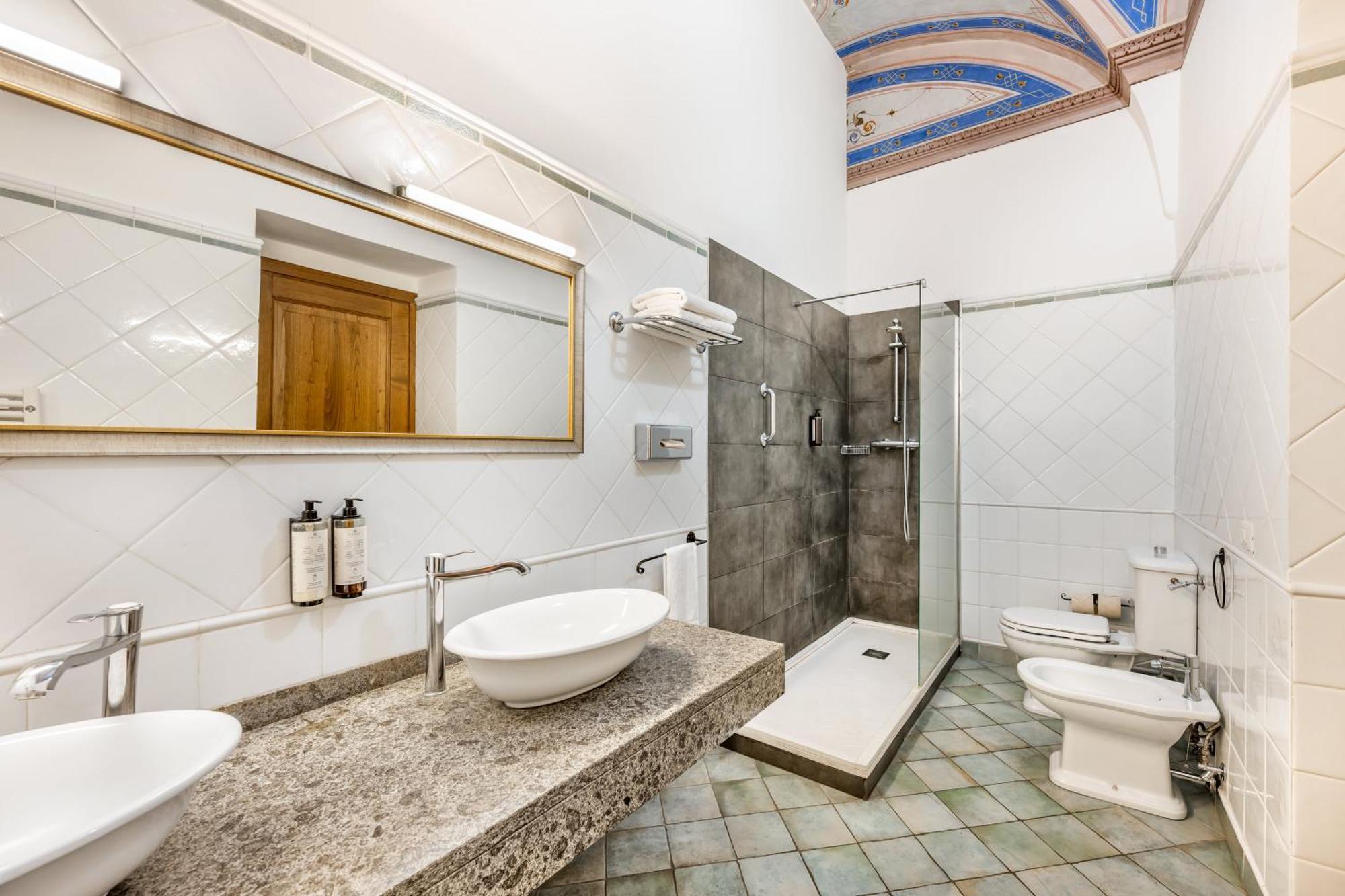 One-Bedroom Apartment,1722904011:JPEG