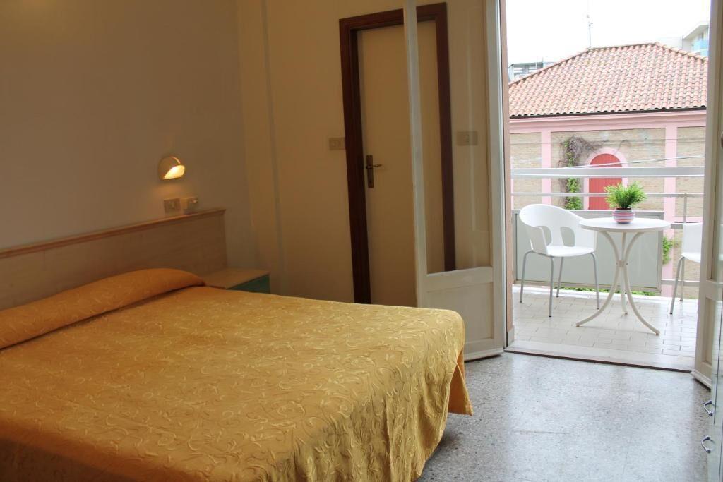 Double or Twin Room,1728920699:JPEG
