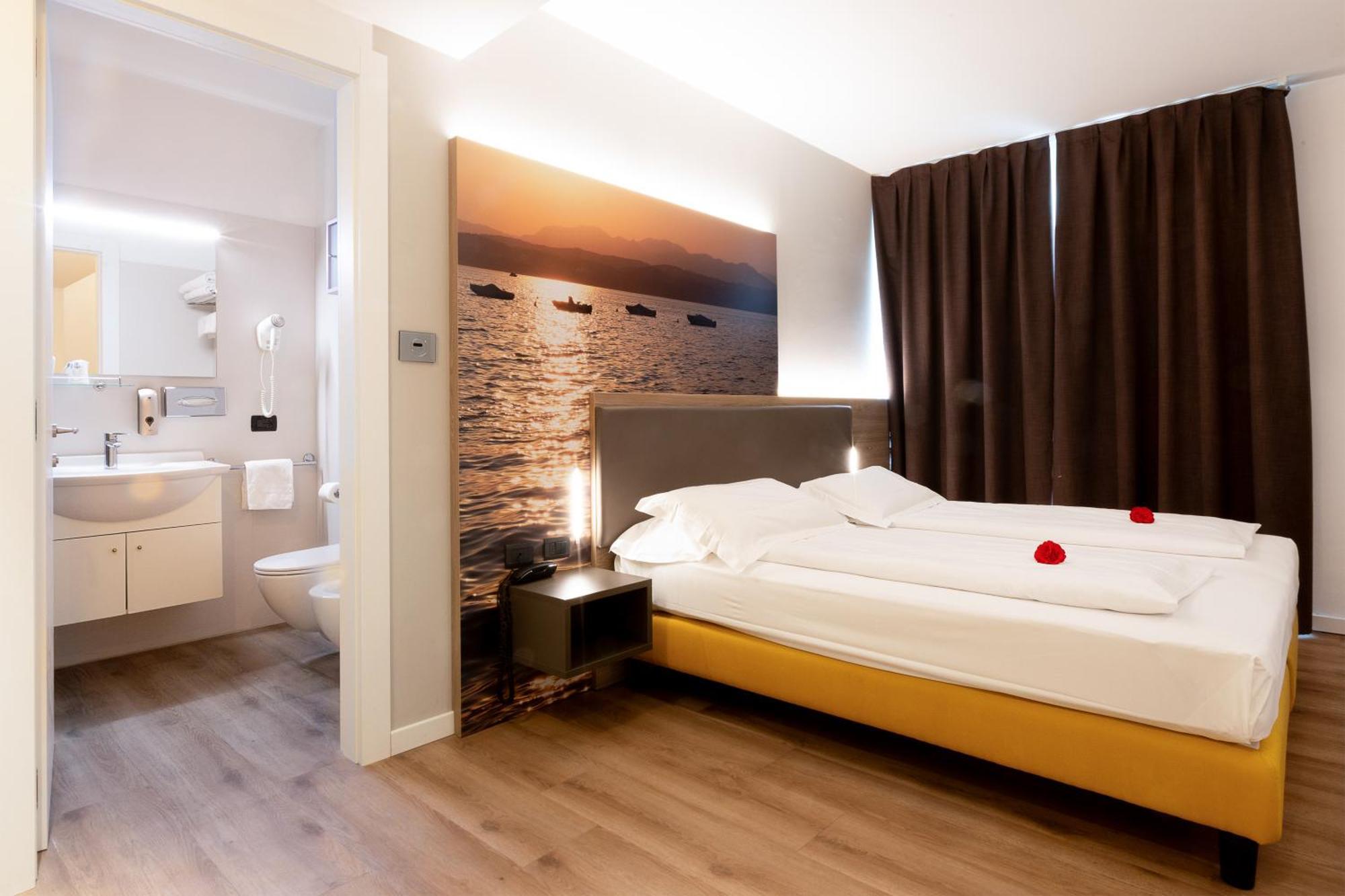 Superior Double or Twin Room,1729992859:JPEG