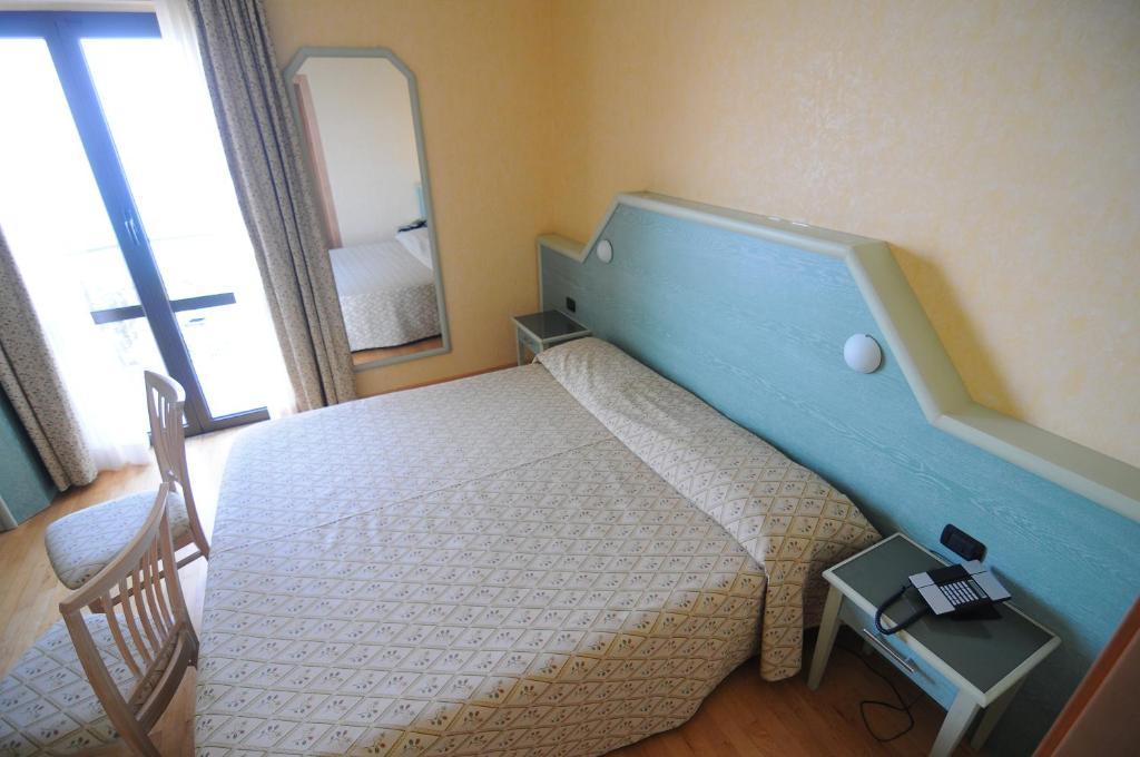 Basic Triple Room,830792336:JPEG