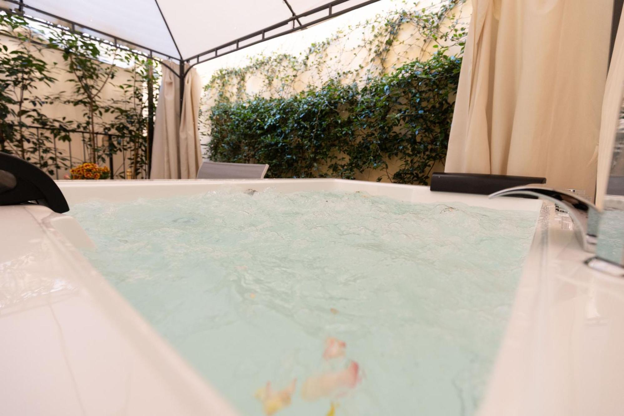 Apartment Terrace external Spa Bath