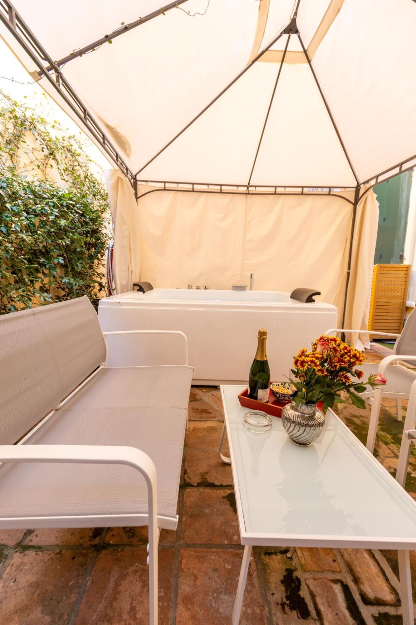 Apartment Terrace external Spa Bath