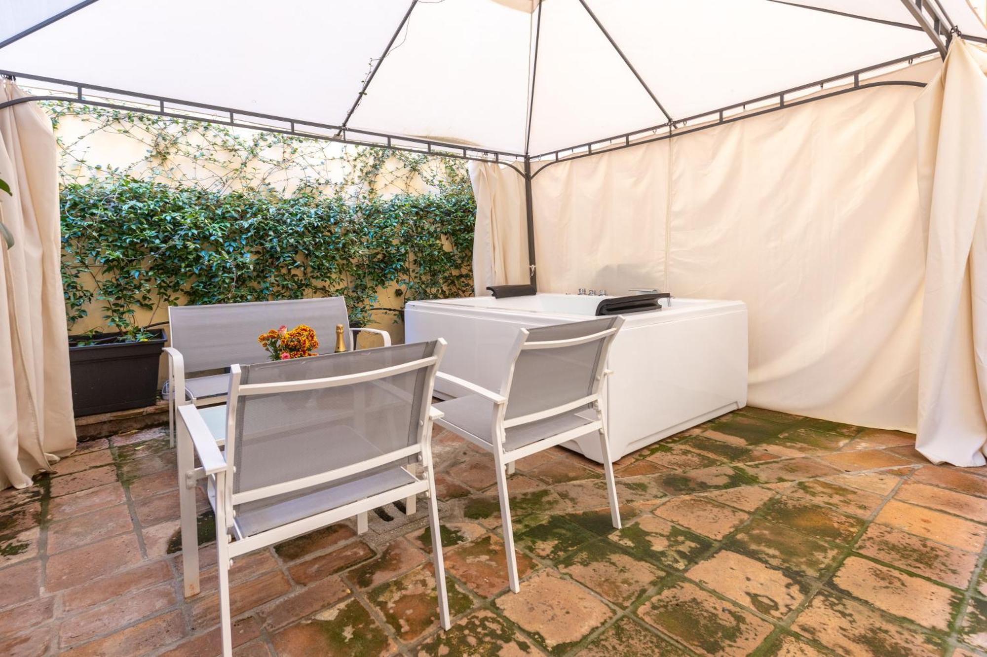 Apartment Terrace external Spa Bath
