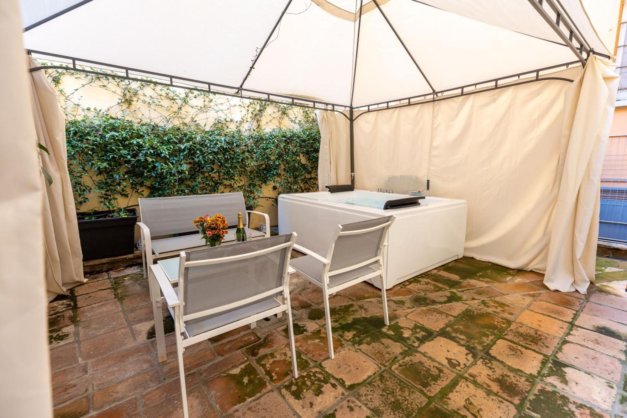 Apartment Terrace external Spa Bath