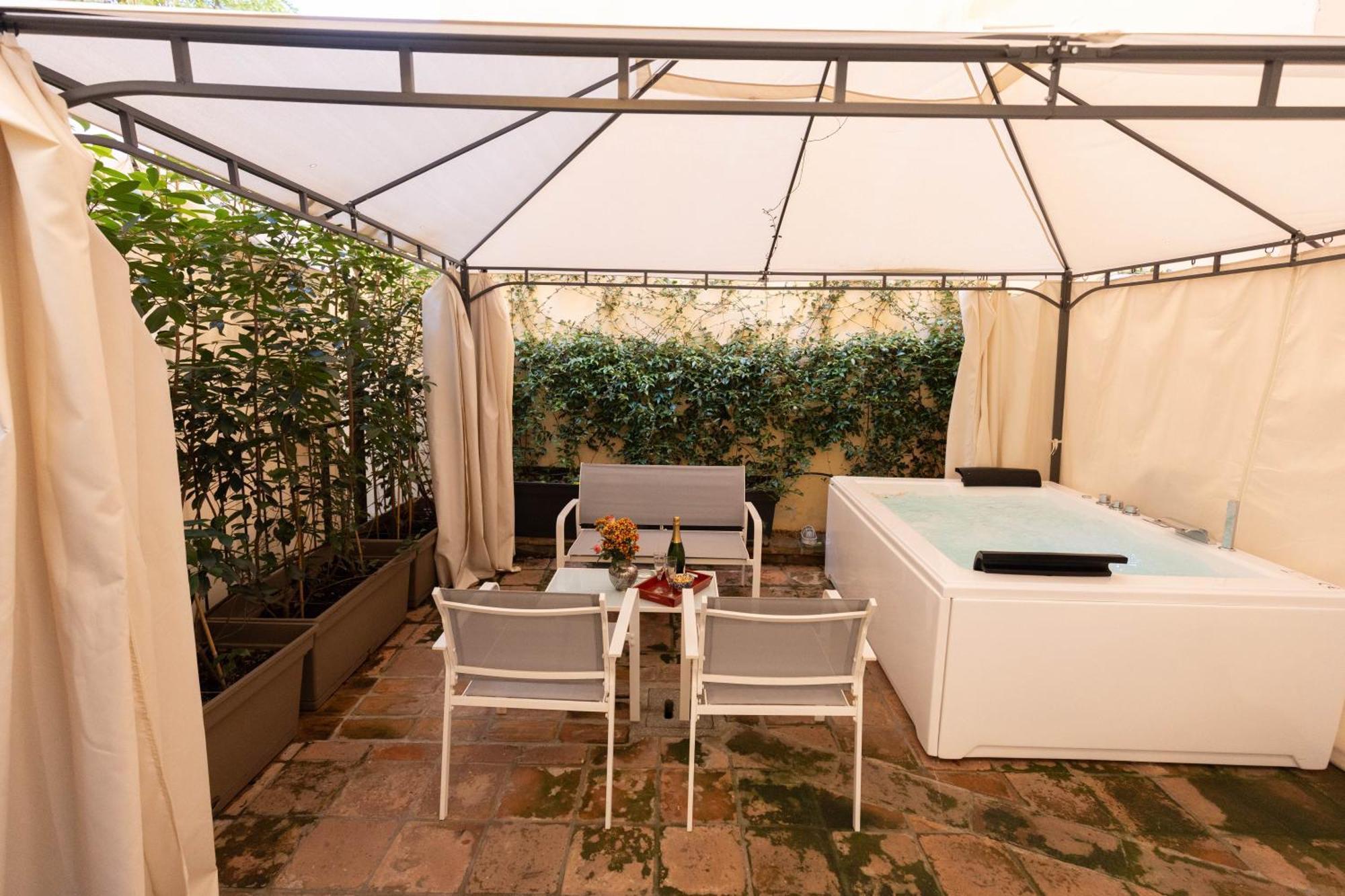 Apartment Terrace external Spa Bath