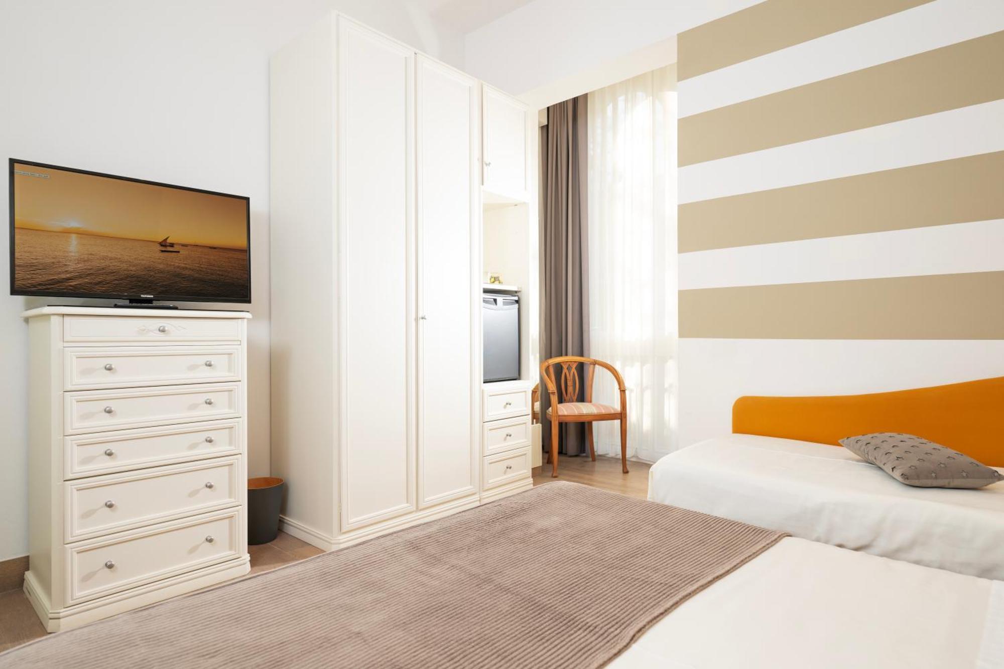 Classic Quadruple Room