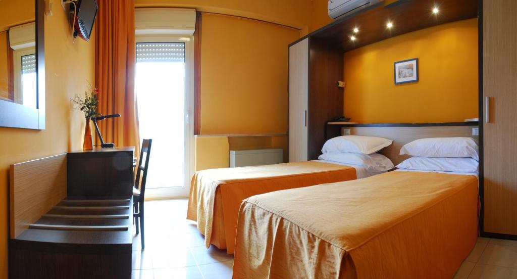 Quarto Twin com Casa de Banho
