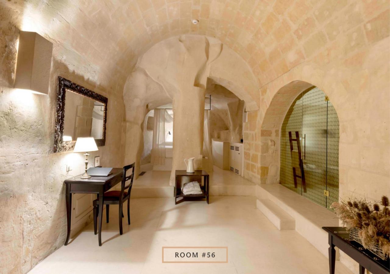 Double Room Patio Cave