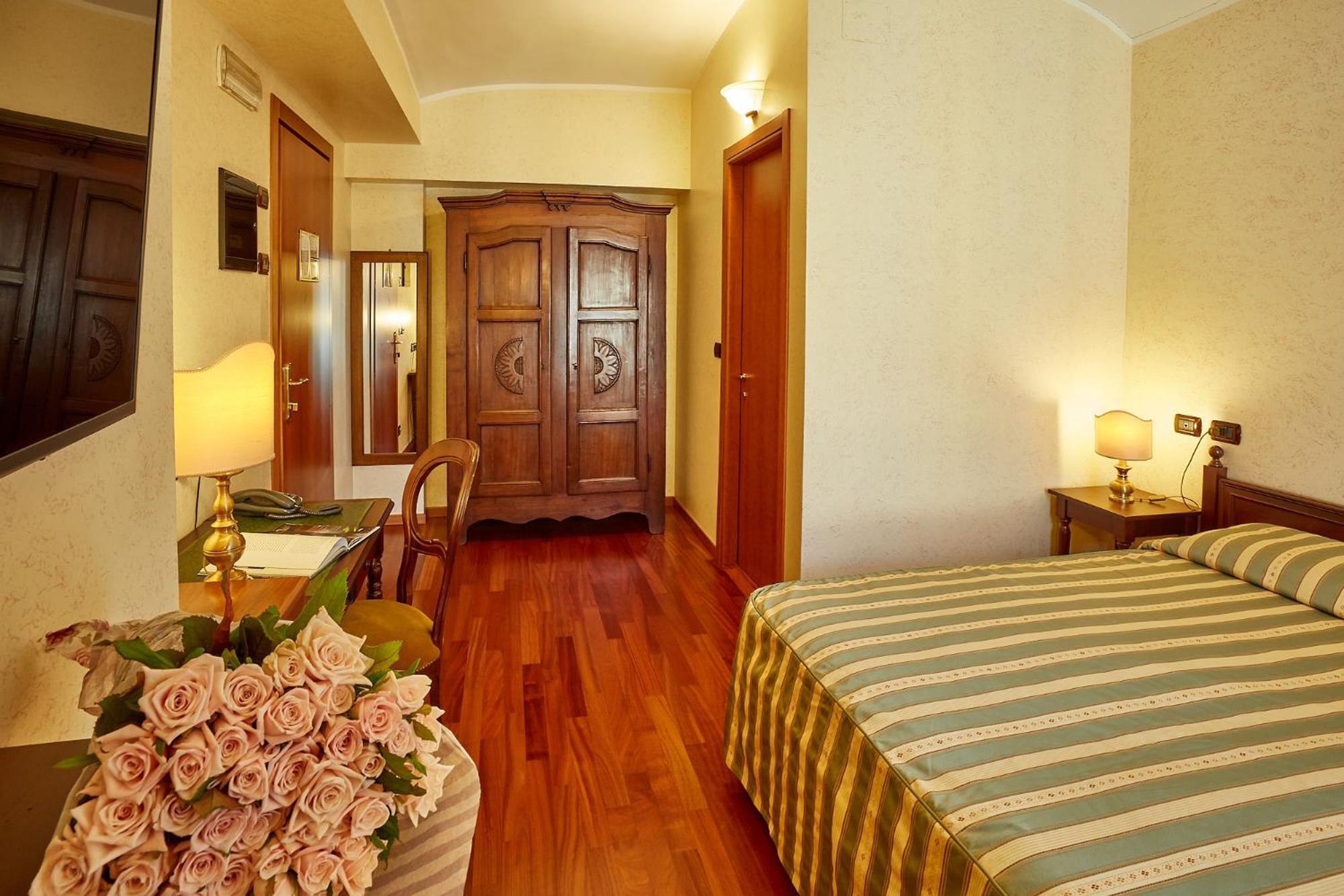 Classic Double Room