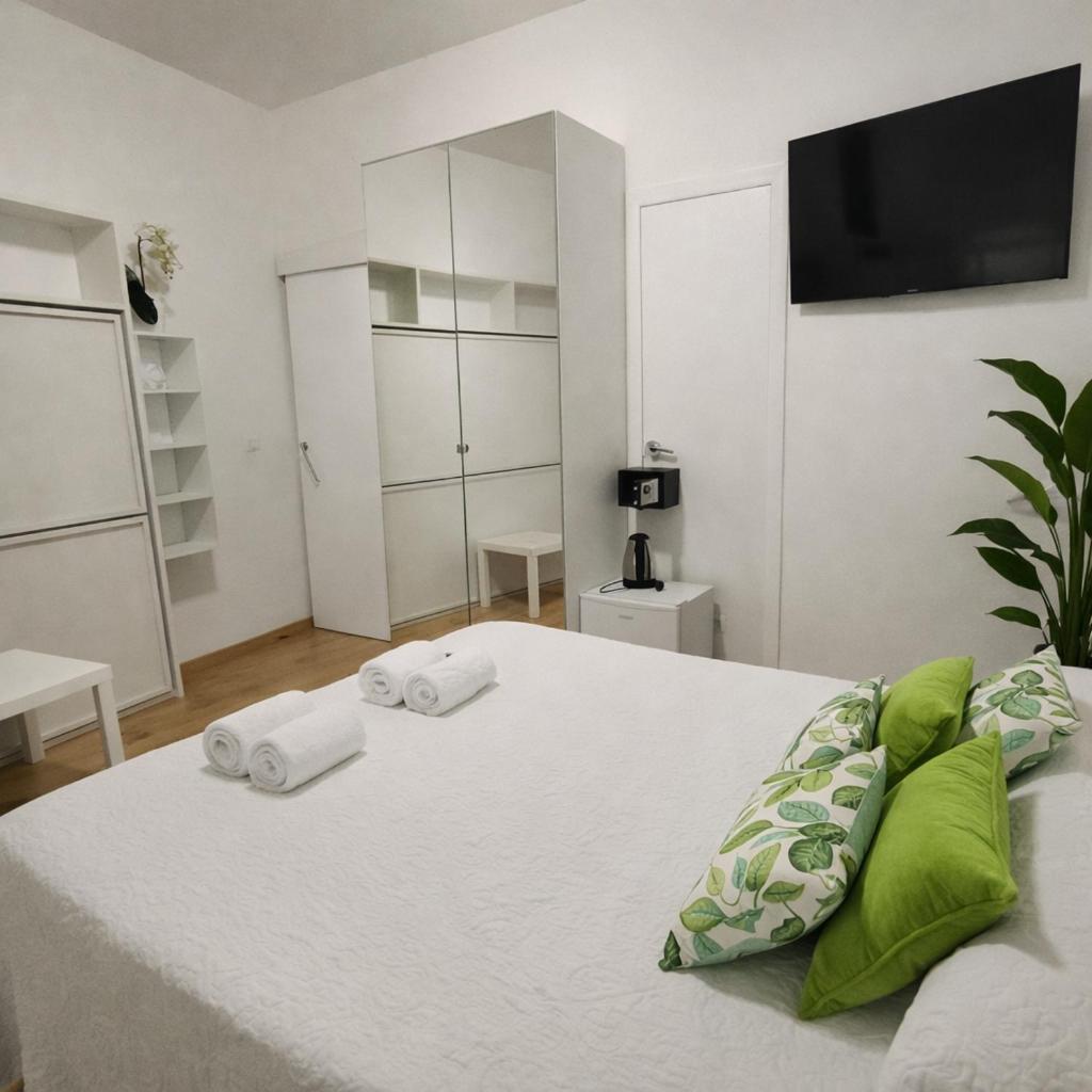 Triple Room,1742620952:JPEG