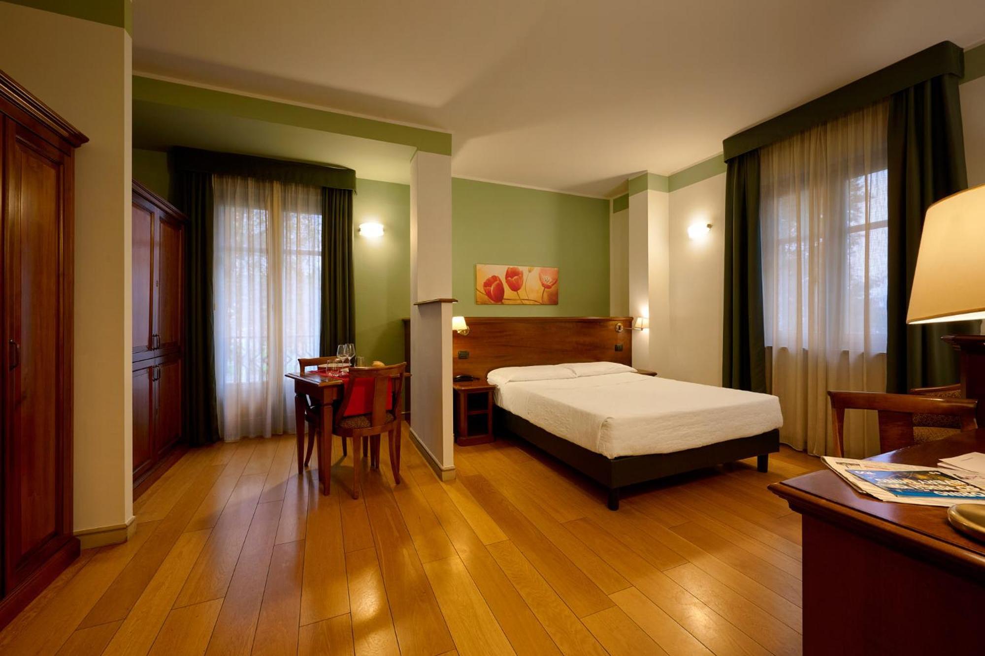 Large Double Room