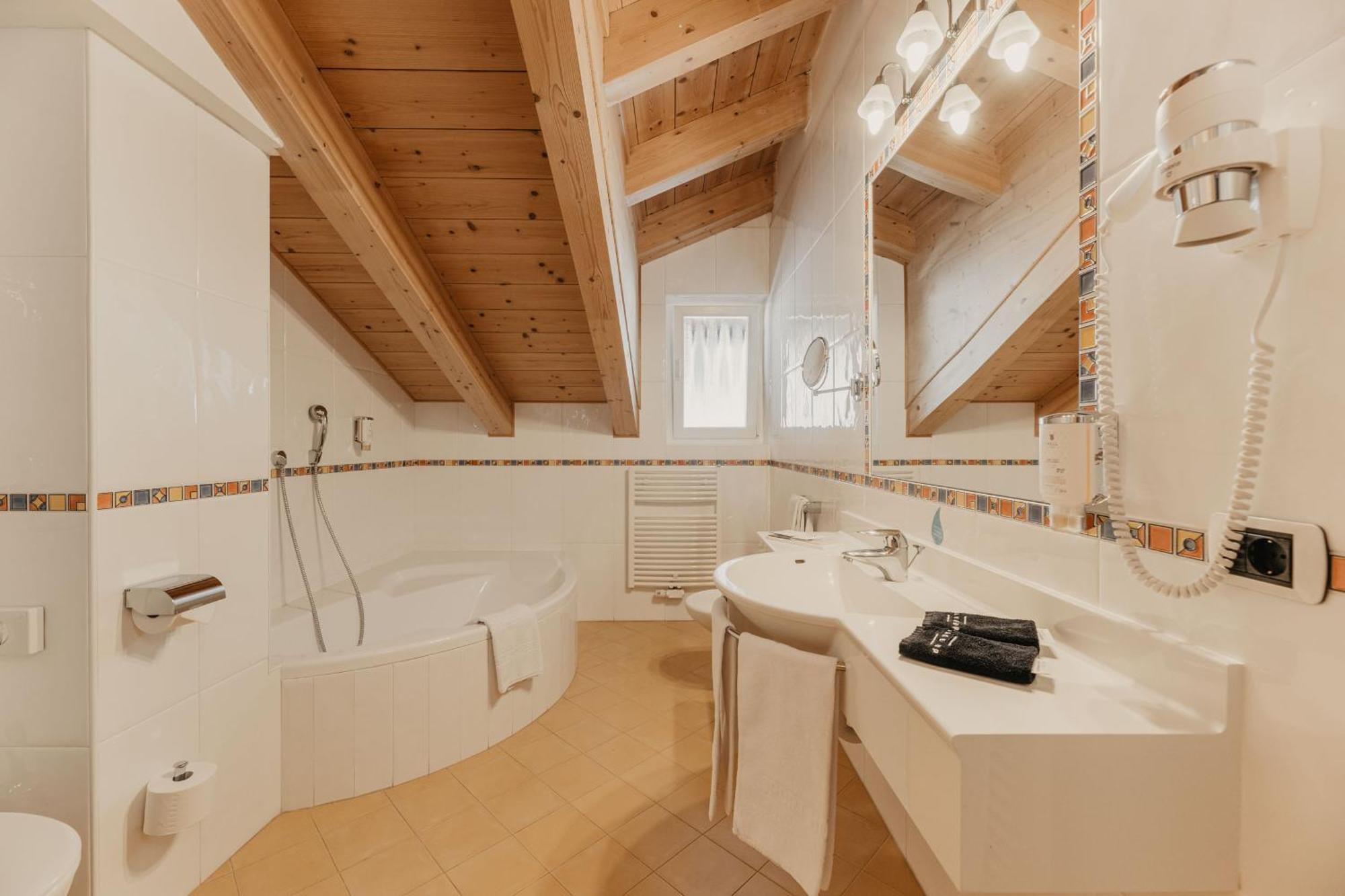 Double or Twin Room Attic