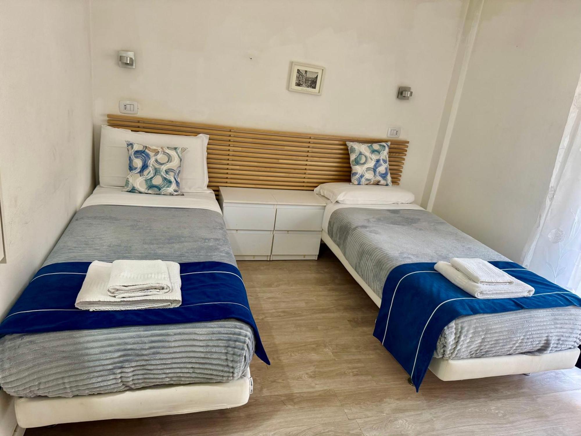 Double Room External Private Bathroom