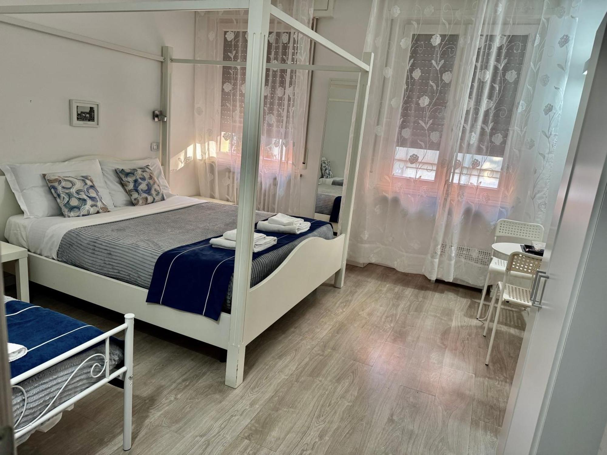 Triple Room Shower