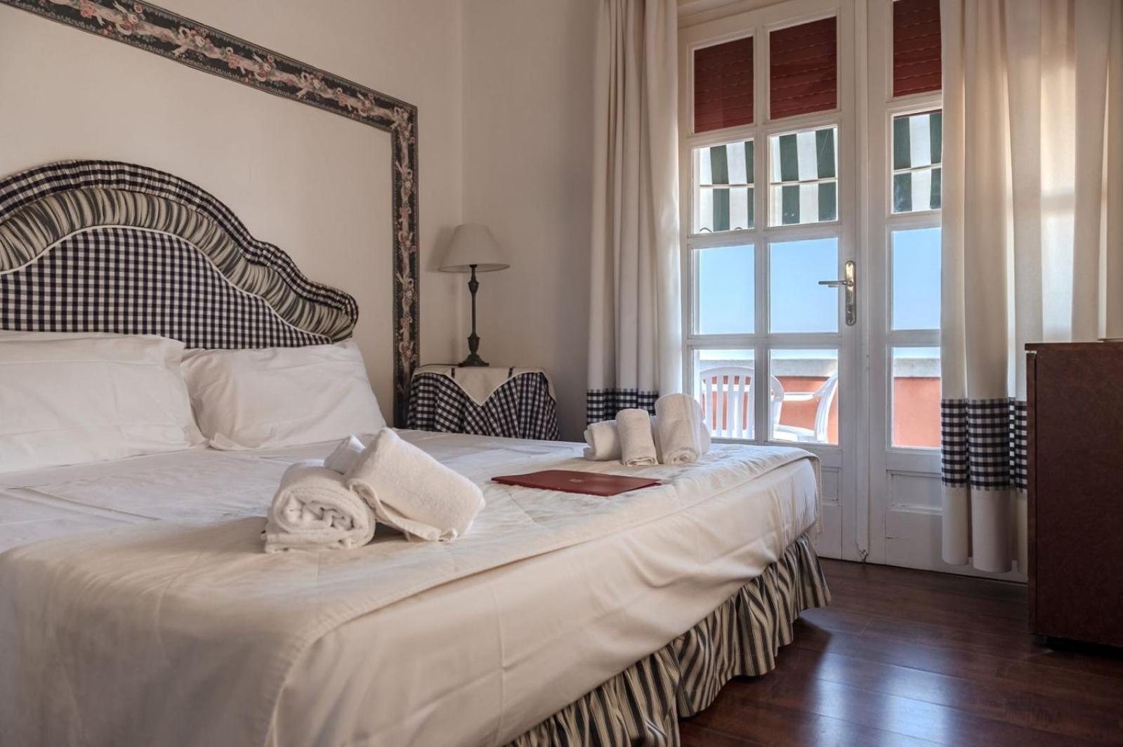 Camera Familiare con Vista Mare
