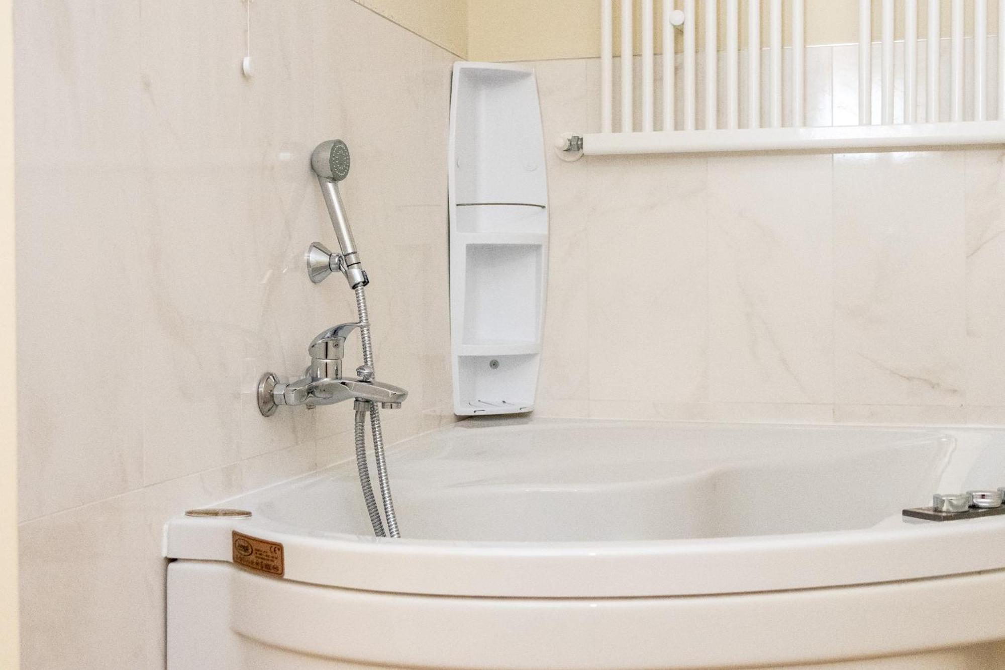King Room Spa Bath
