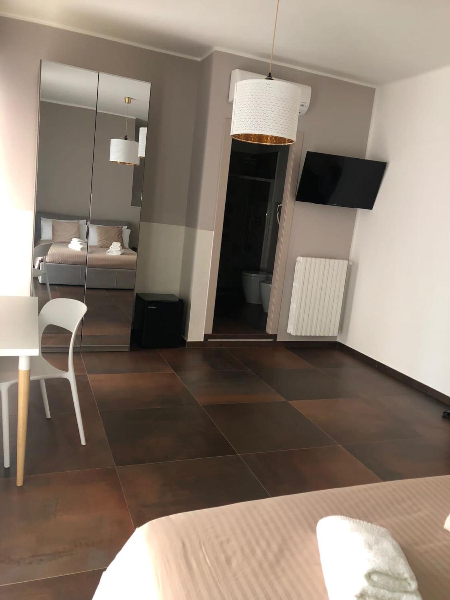 Double Room Private Bathroom