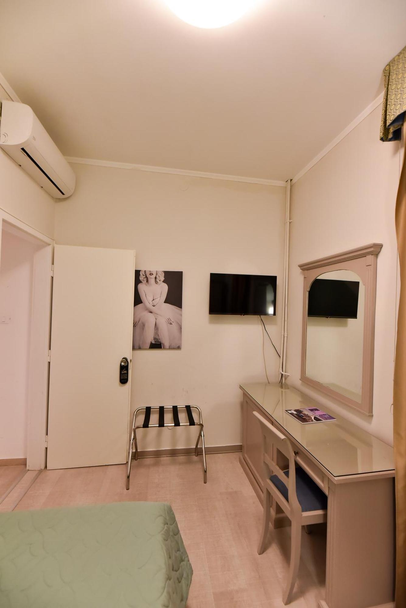 Small Single Room