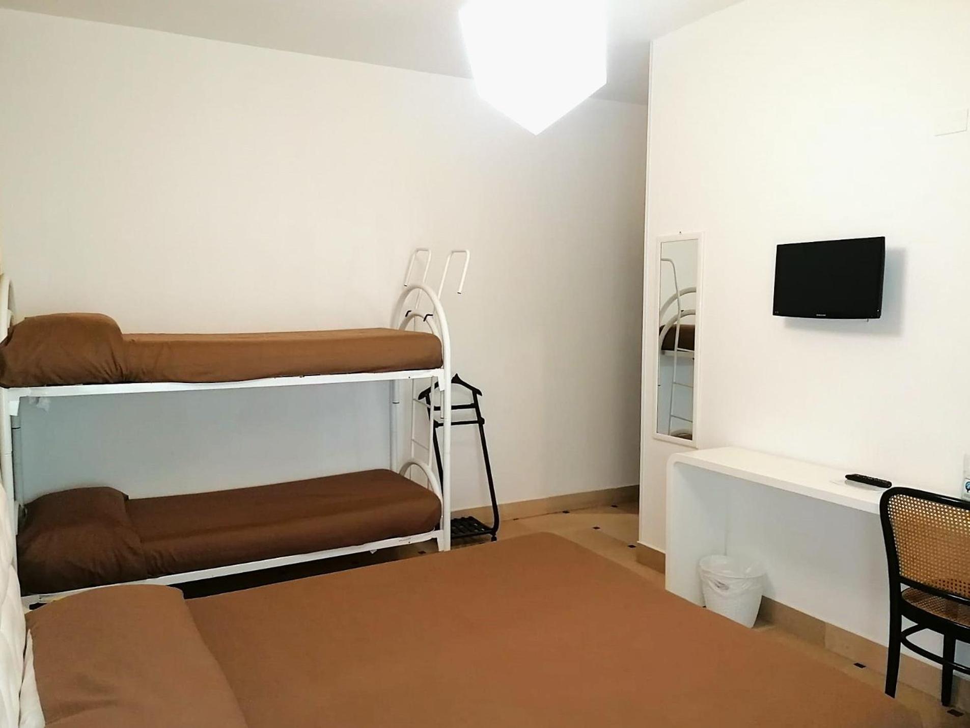 Triple Room,1746830014:JPEG
