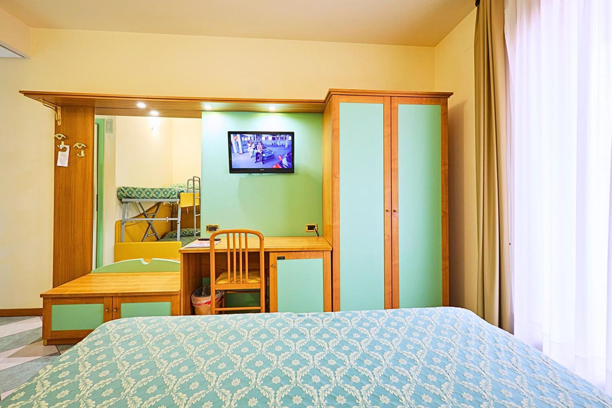 Comfort Quadruple Room