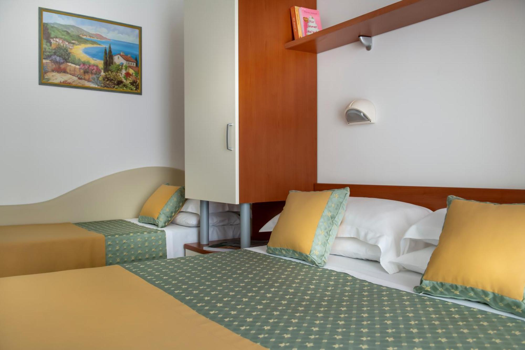 Basic Triple Room
