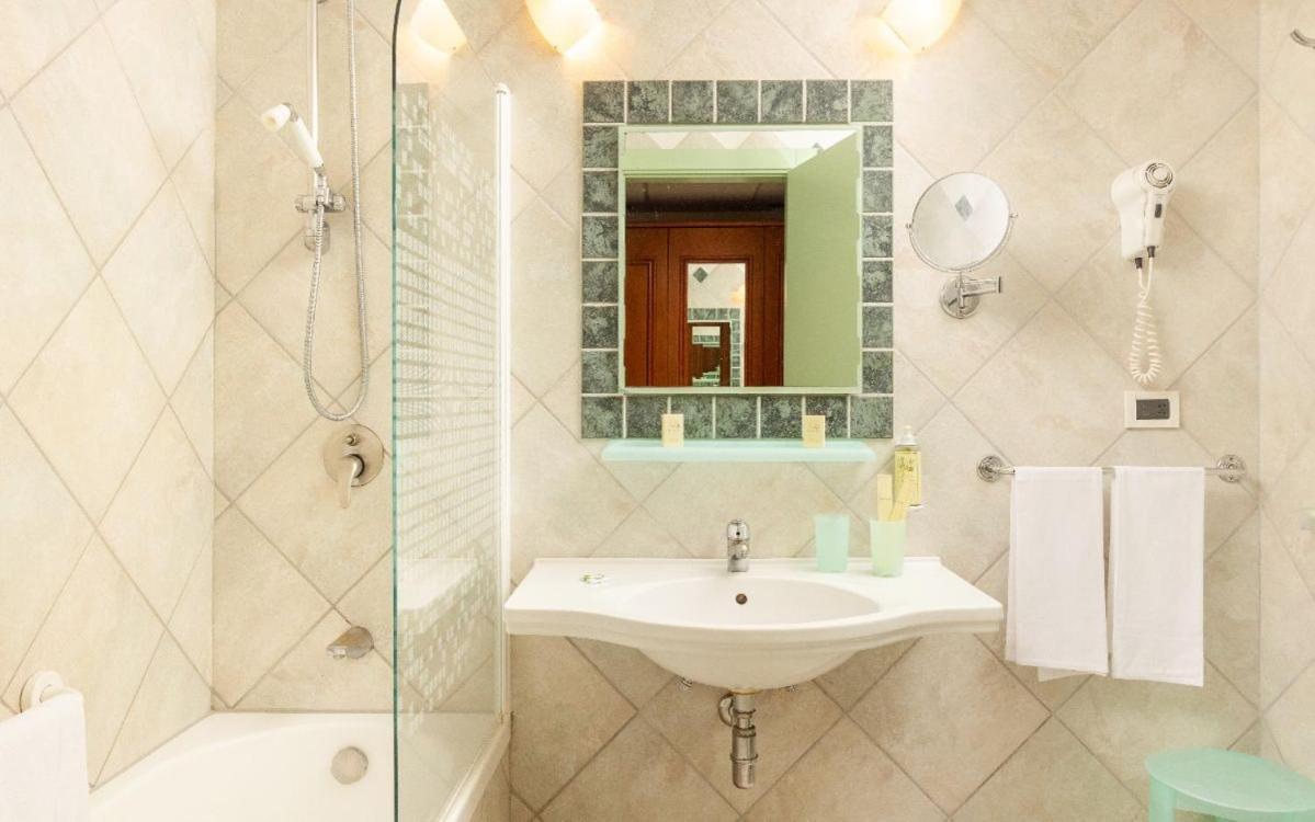 Doppelzimmer mit Balkon