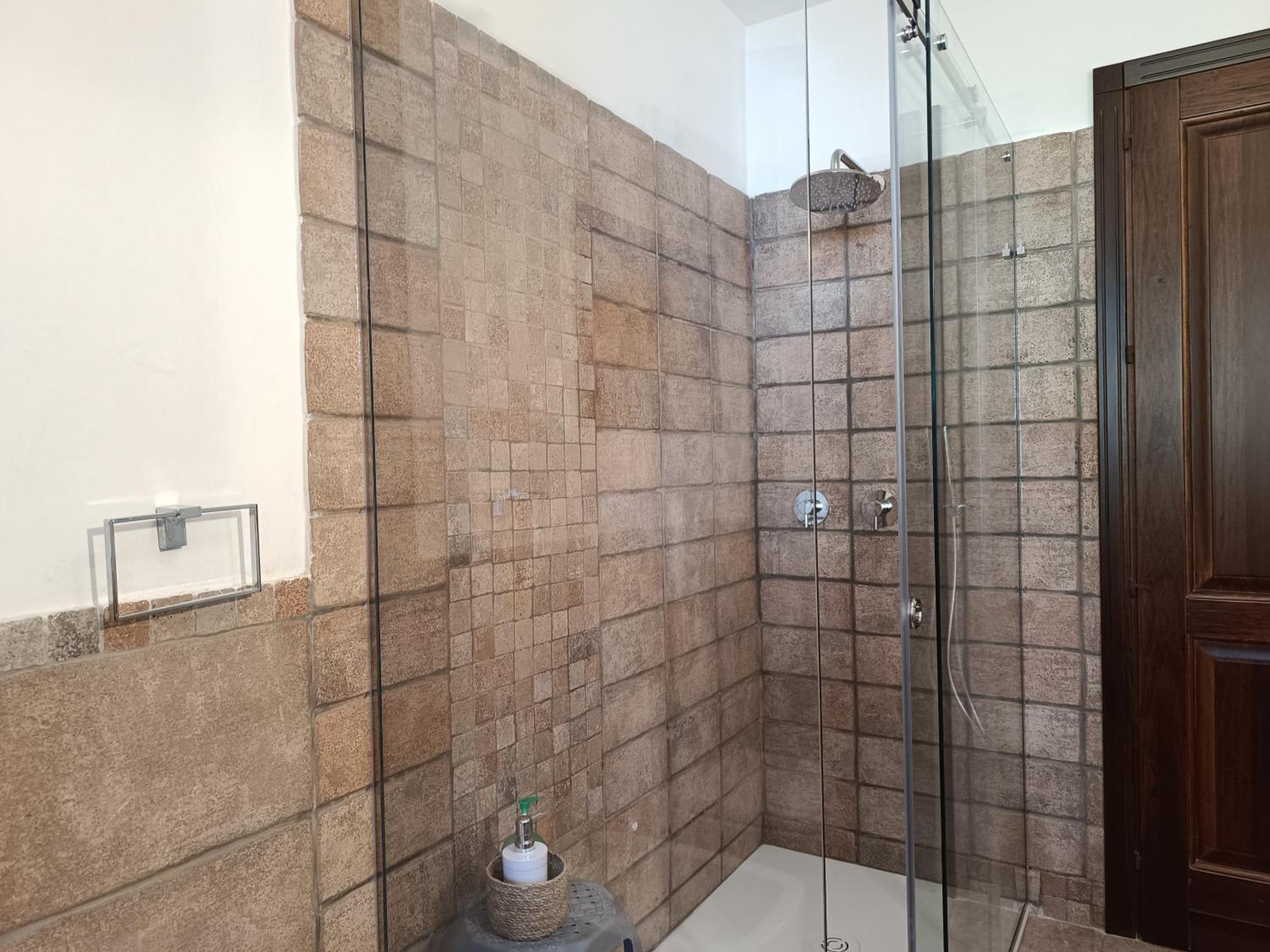 Quadruple Room Bath