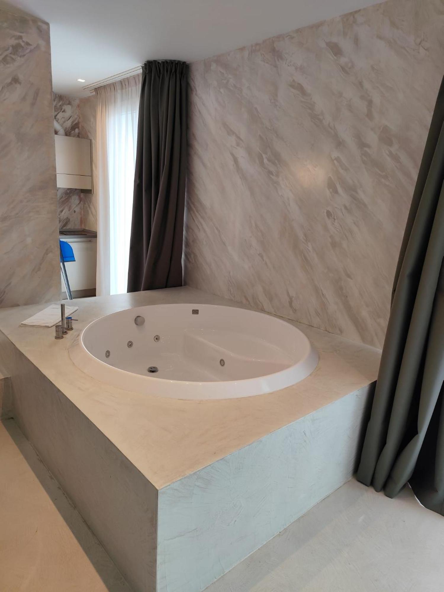 Suite Hot Tub