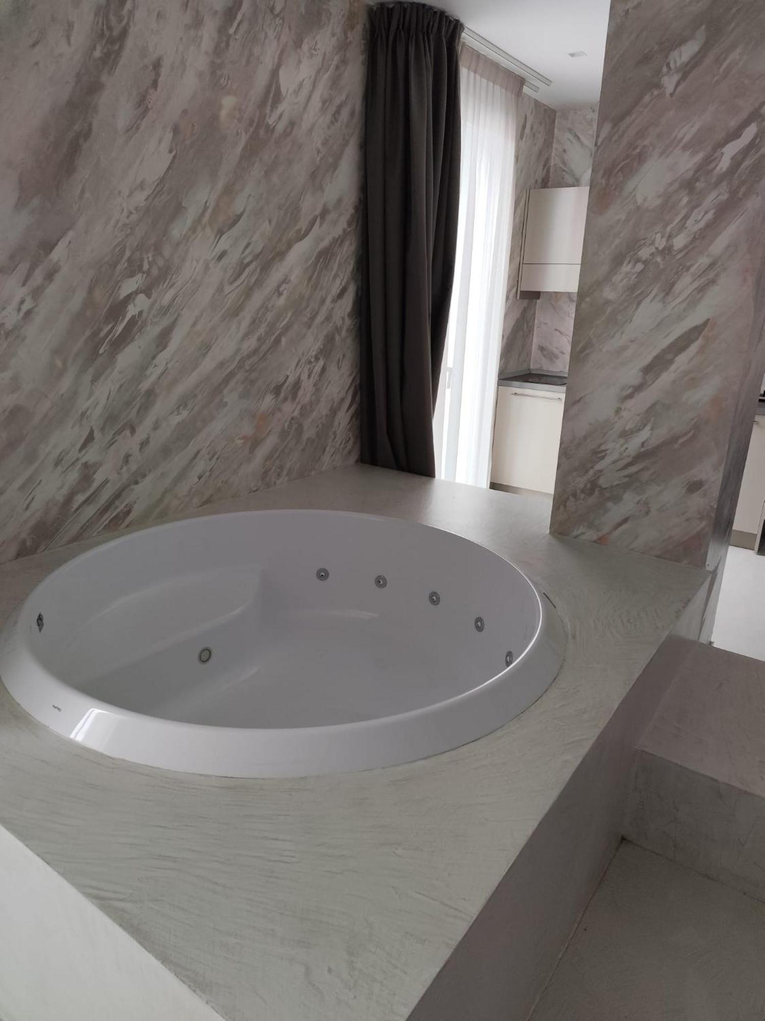 Suite Hot Tub