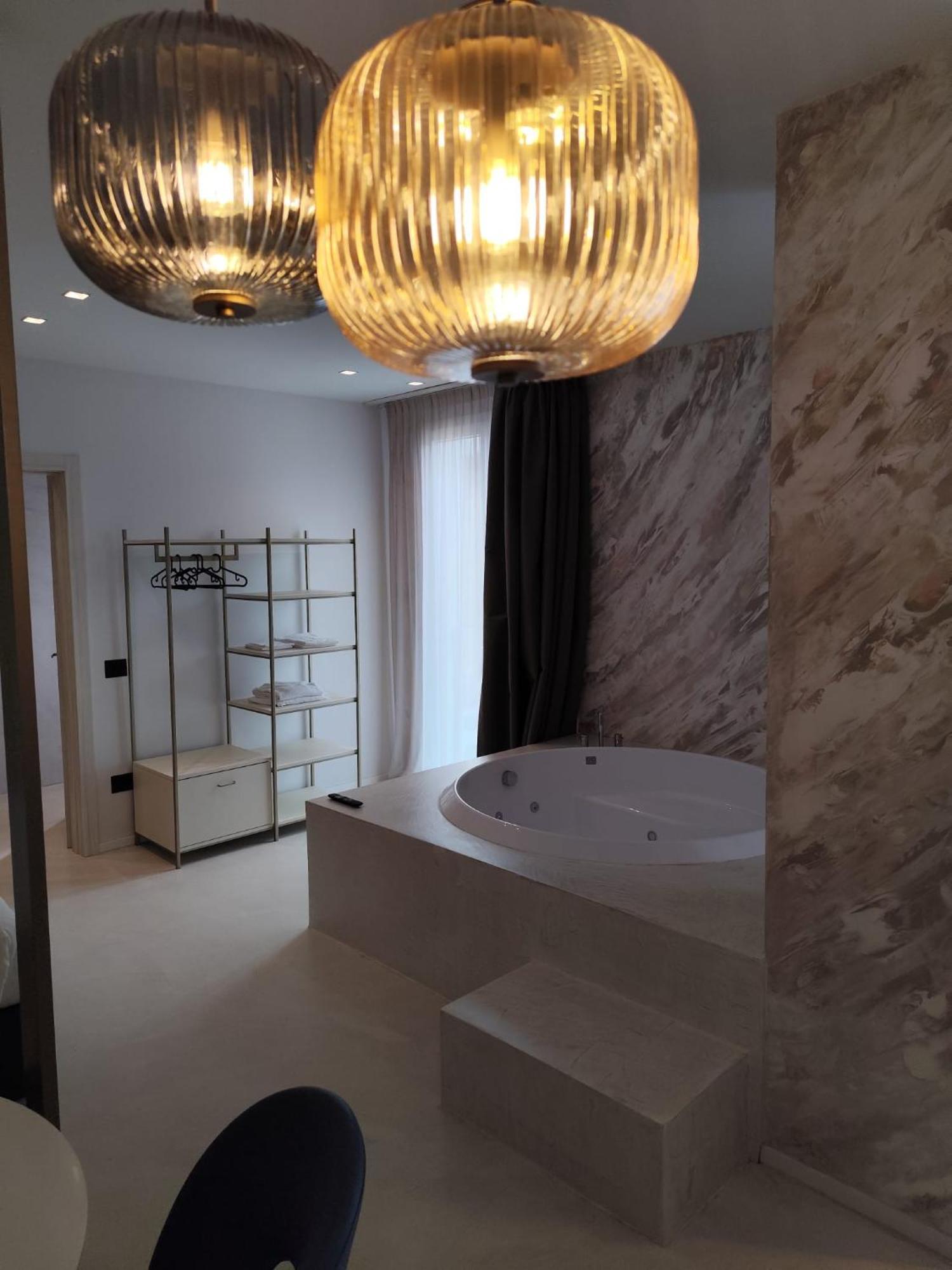 Suite Hot Tub
