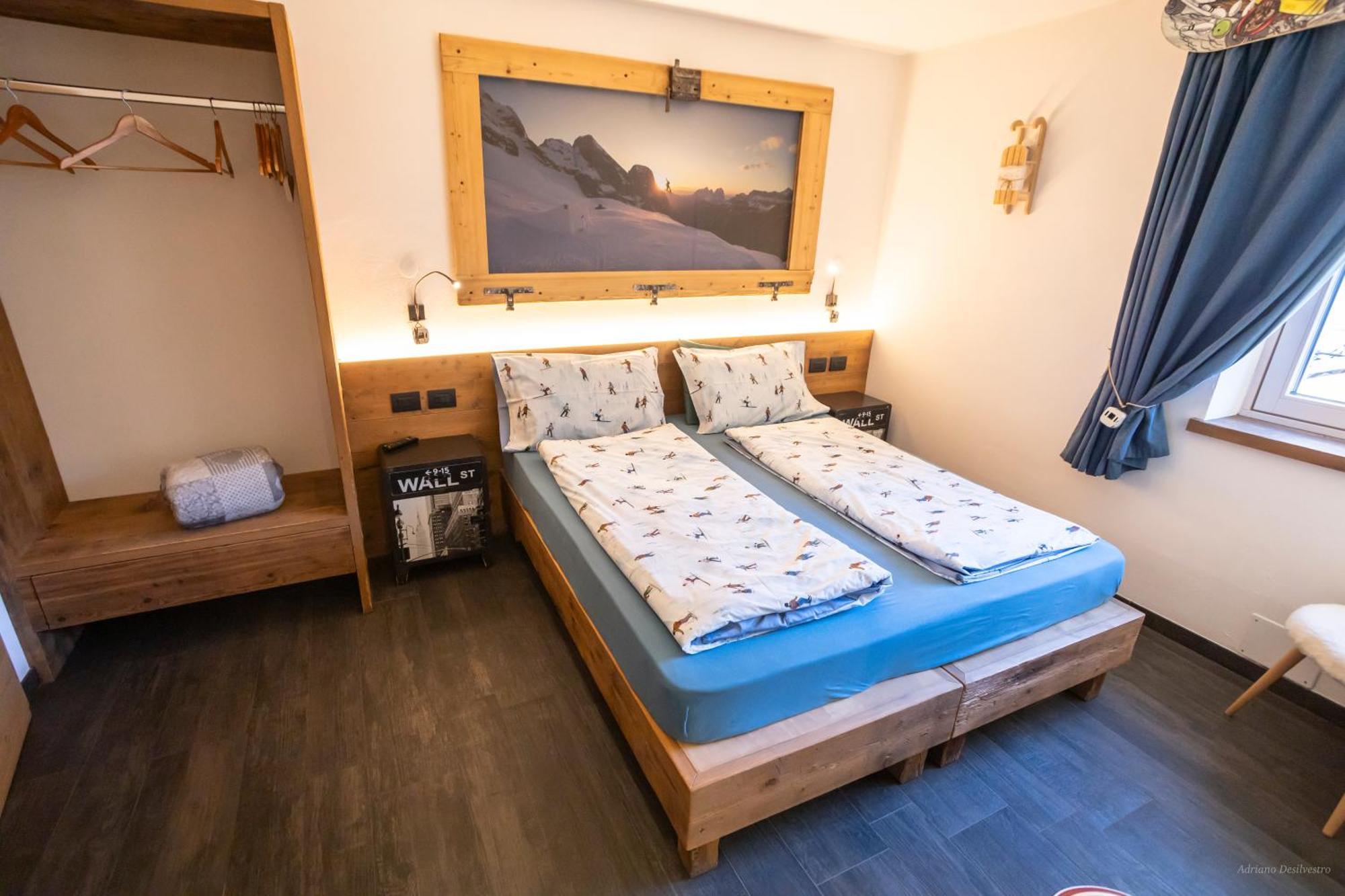 Double or Twin Room Private Bathroom