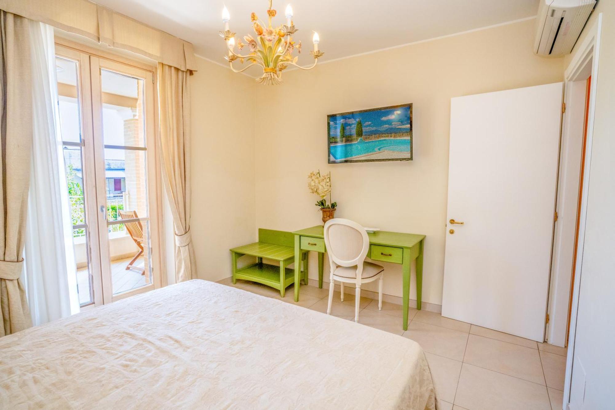 Superior One-Bedroom Apartment