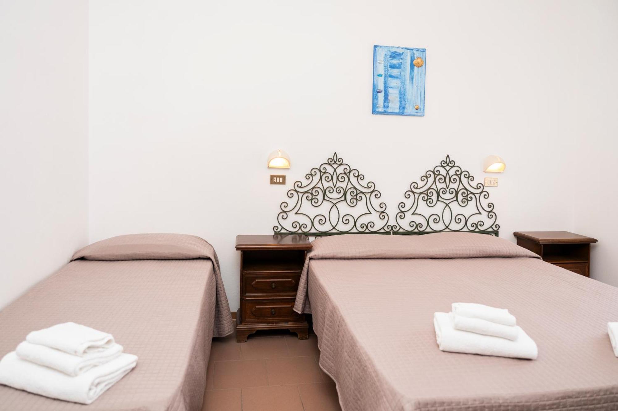 Basic Triple Room