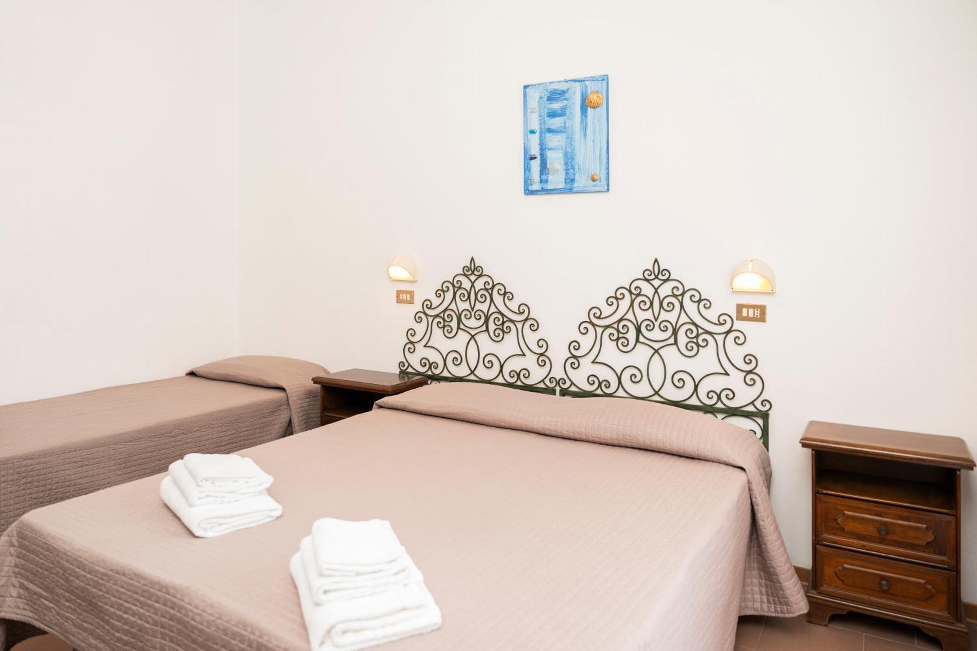 Basic Triple Room