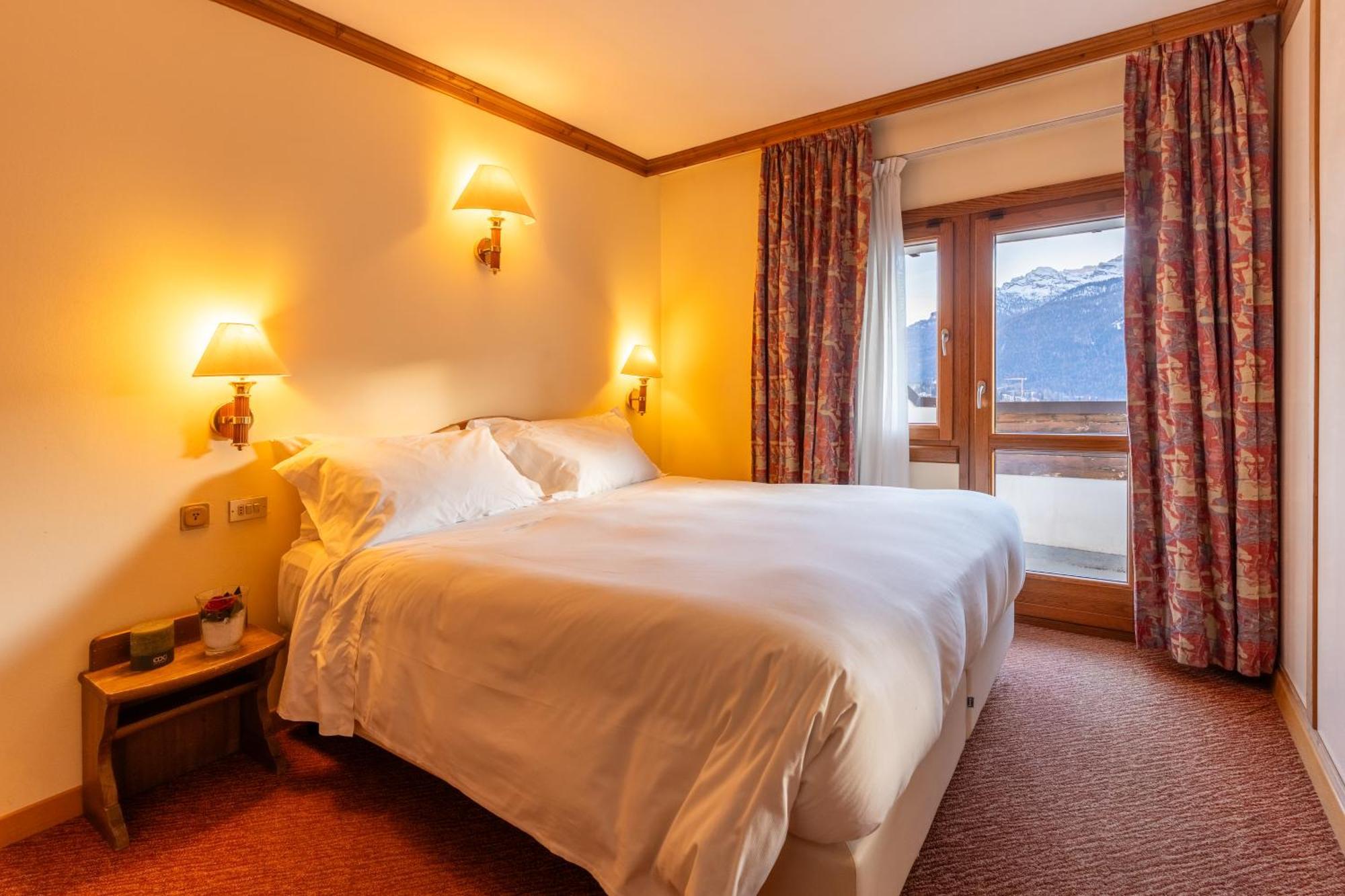 Superior Double or Twin Room Mountain View