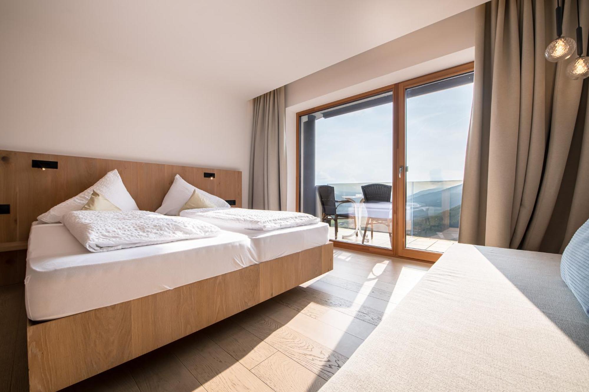 Deluxe Double Room Mountain View