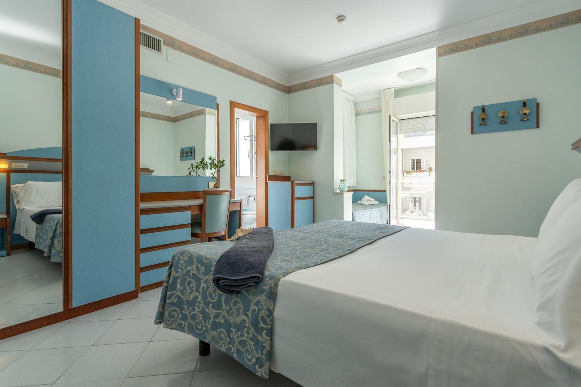 Classic Quadruple Room