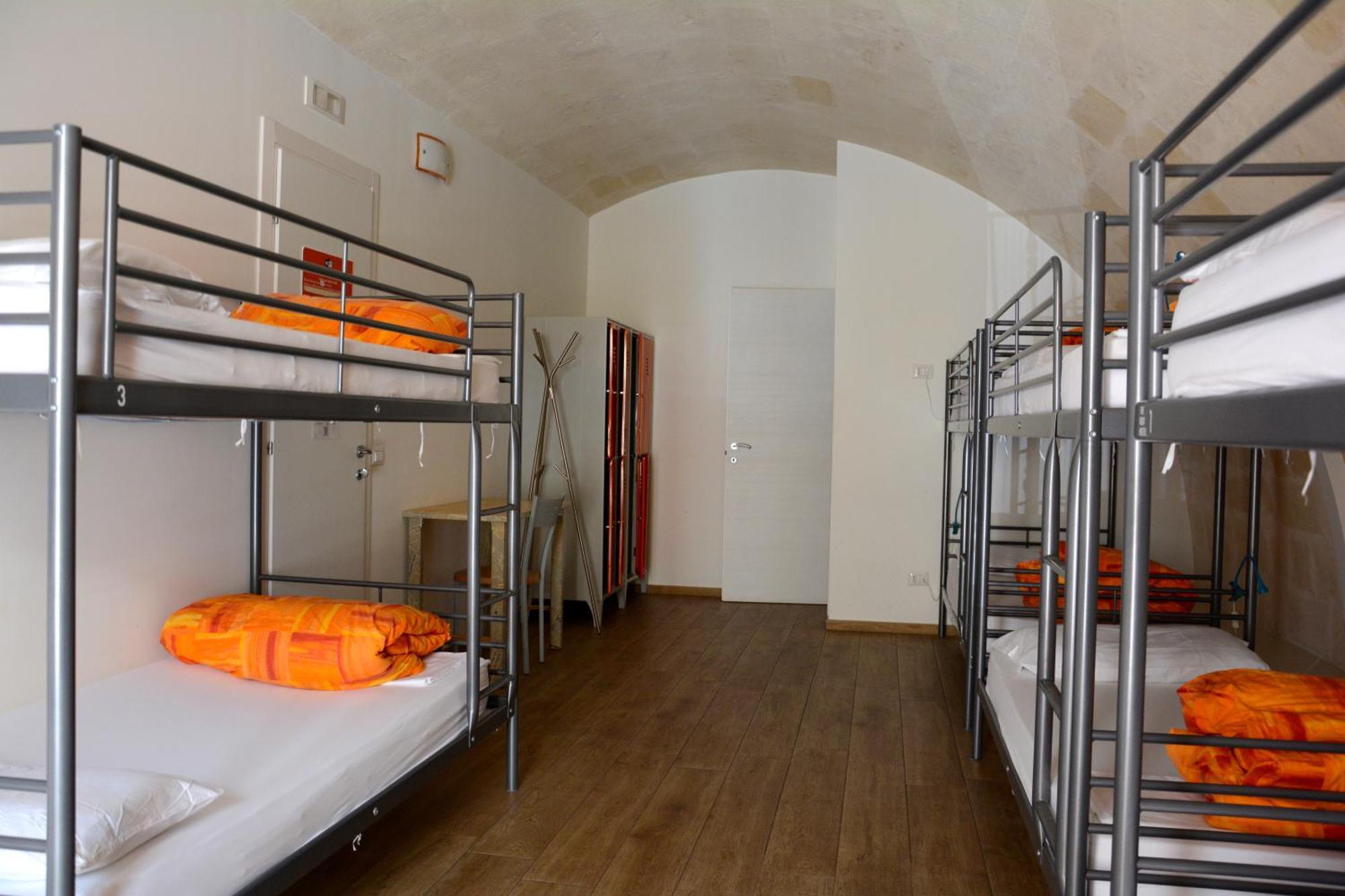 Bed 8-Bed Male Dormitory Room